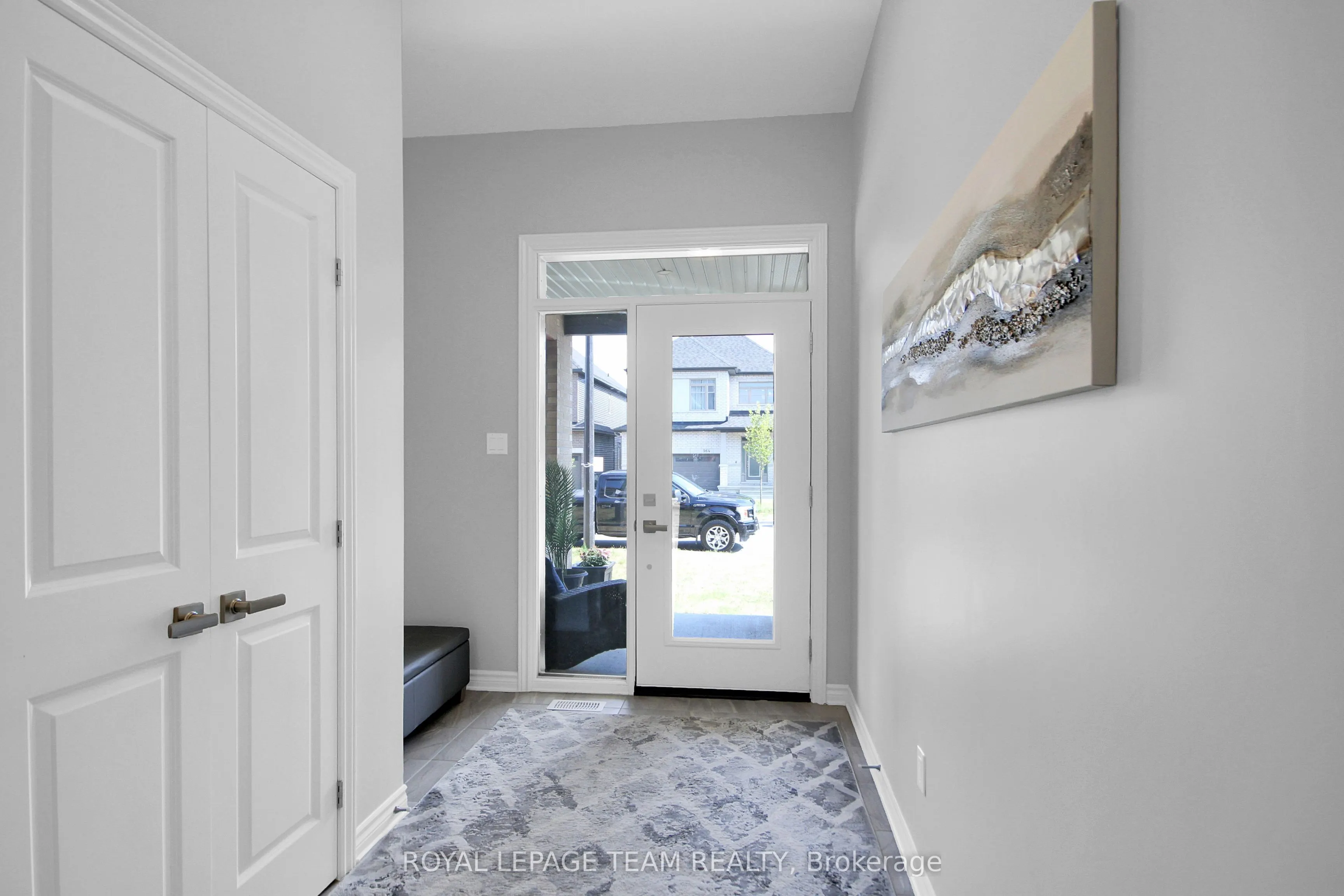 961 Beckton Heights W