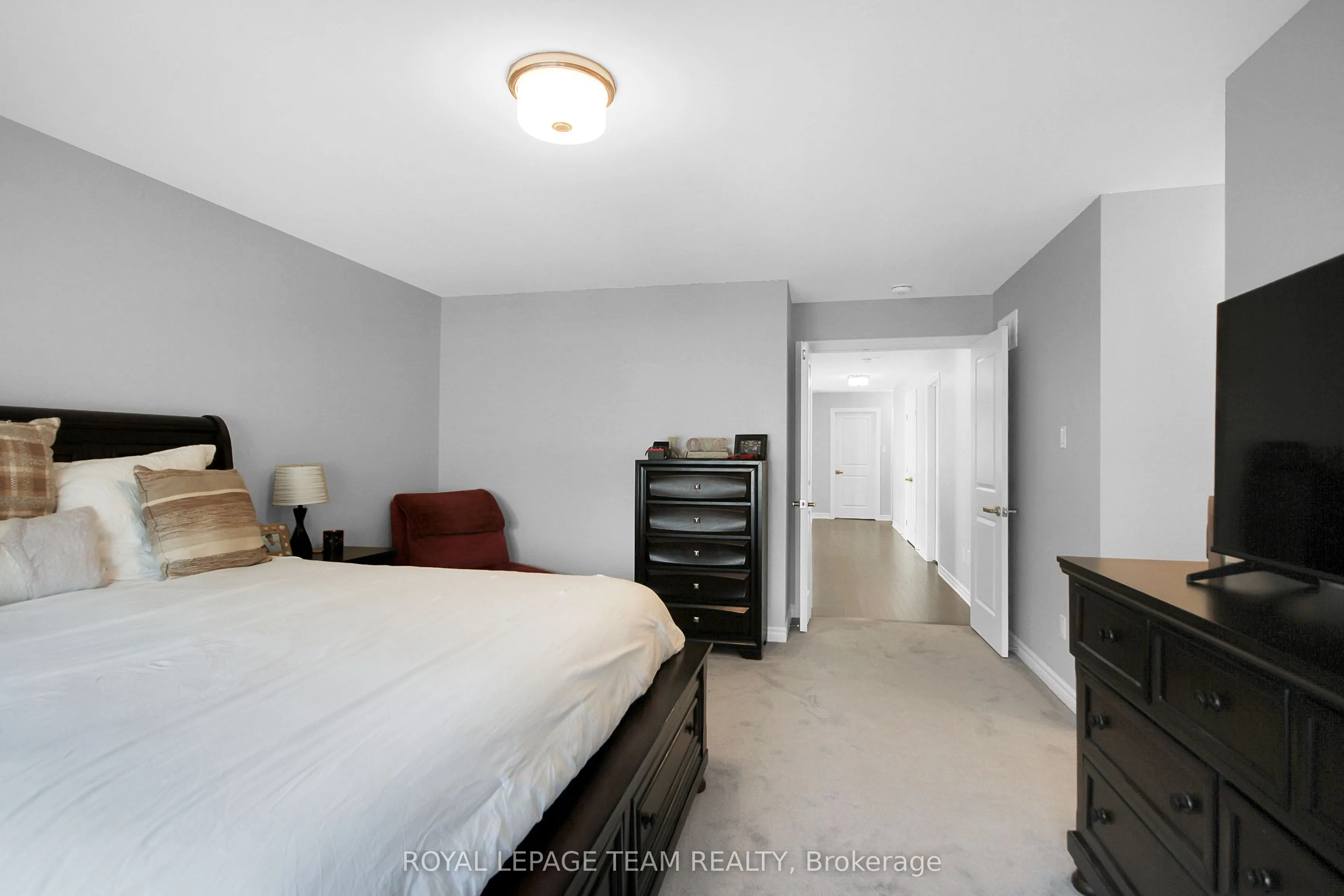 961 Beckton Heights W