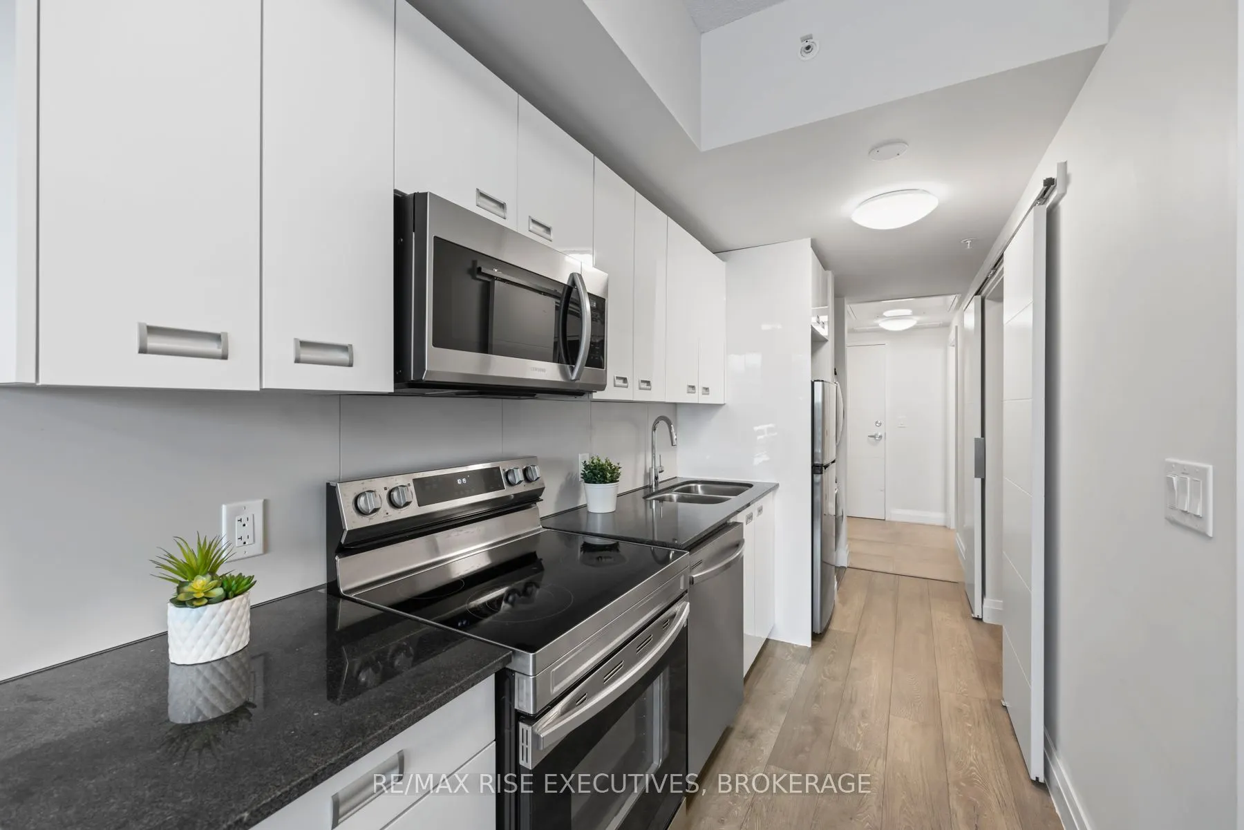 652 Princess Street, #515