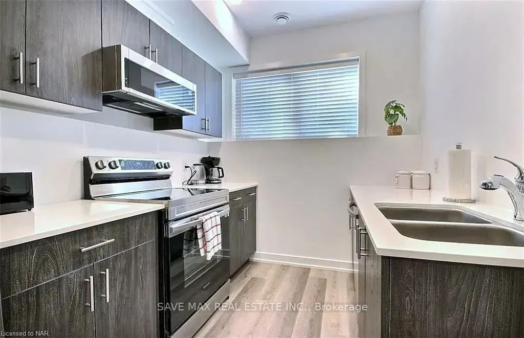 781 Clare Avenue E, #211