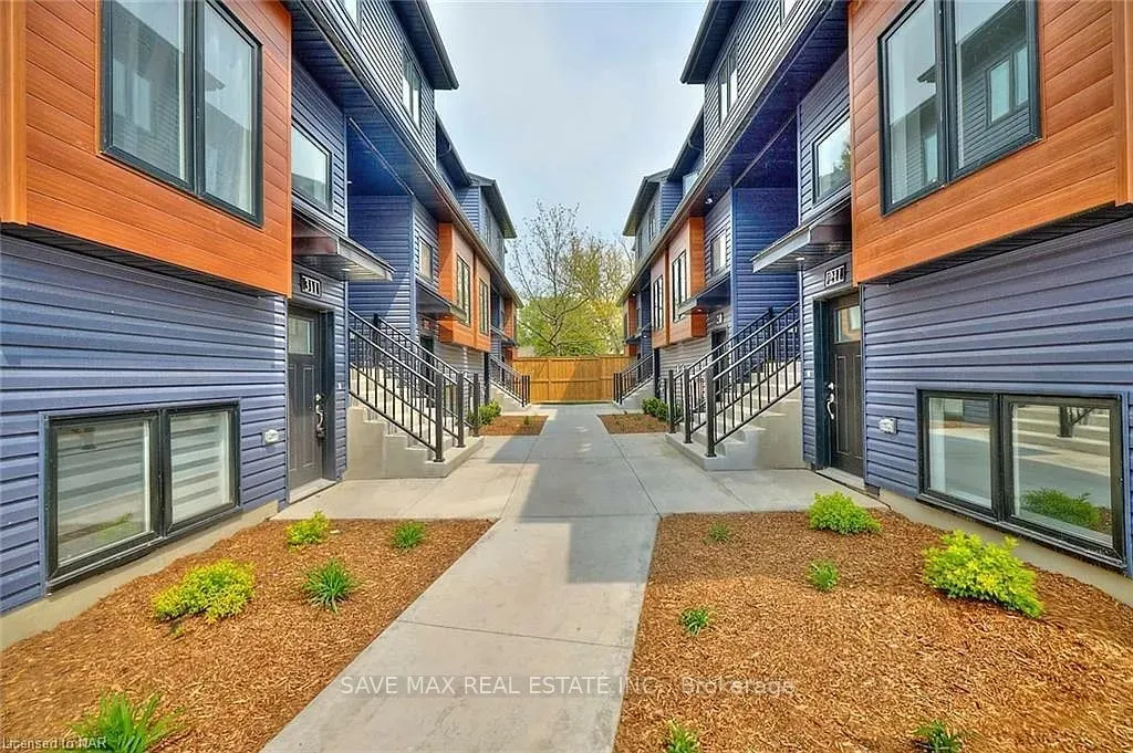 781 Clare Avenue E, #211
