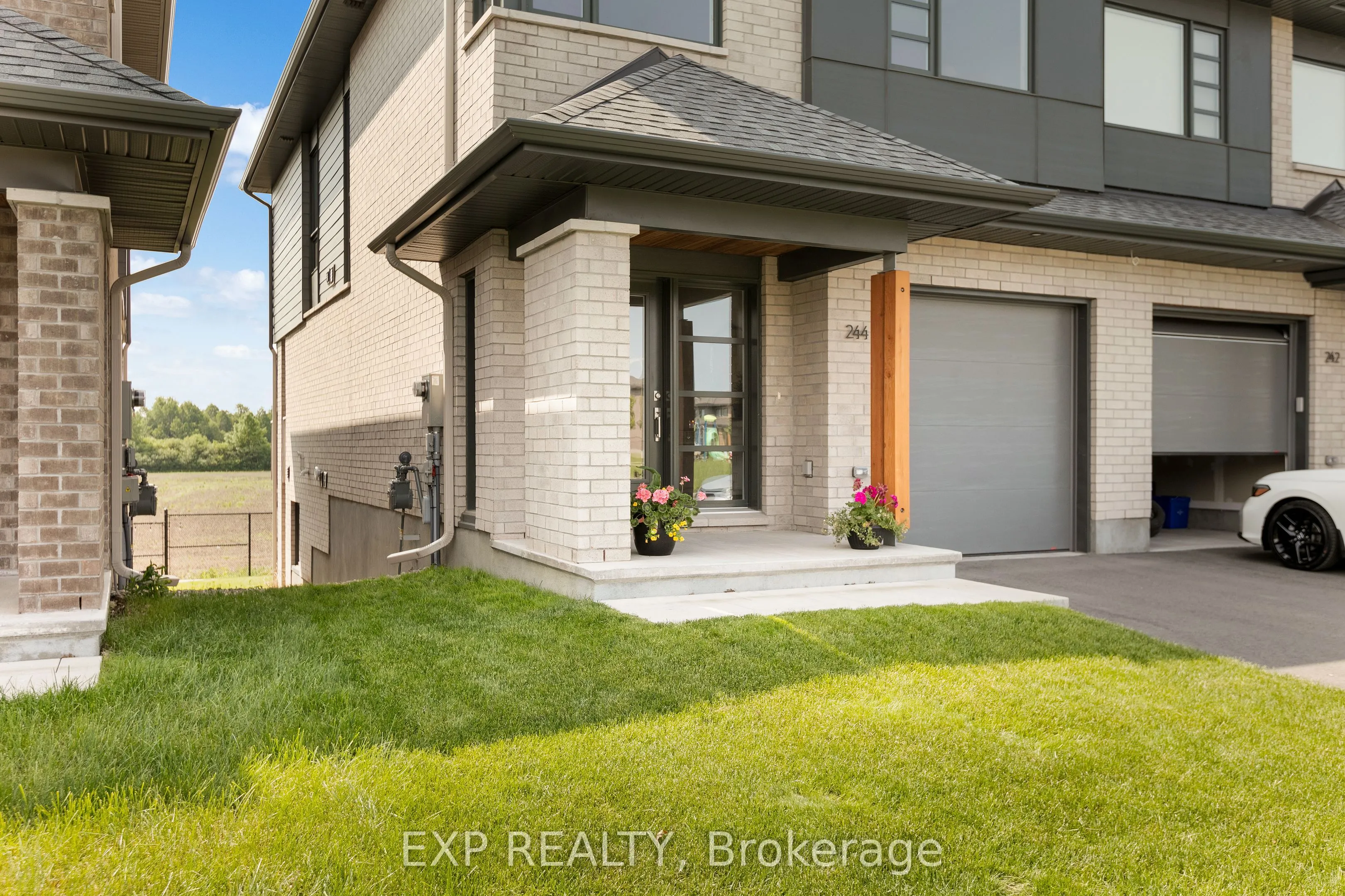 244 Shuttleworth Drive