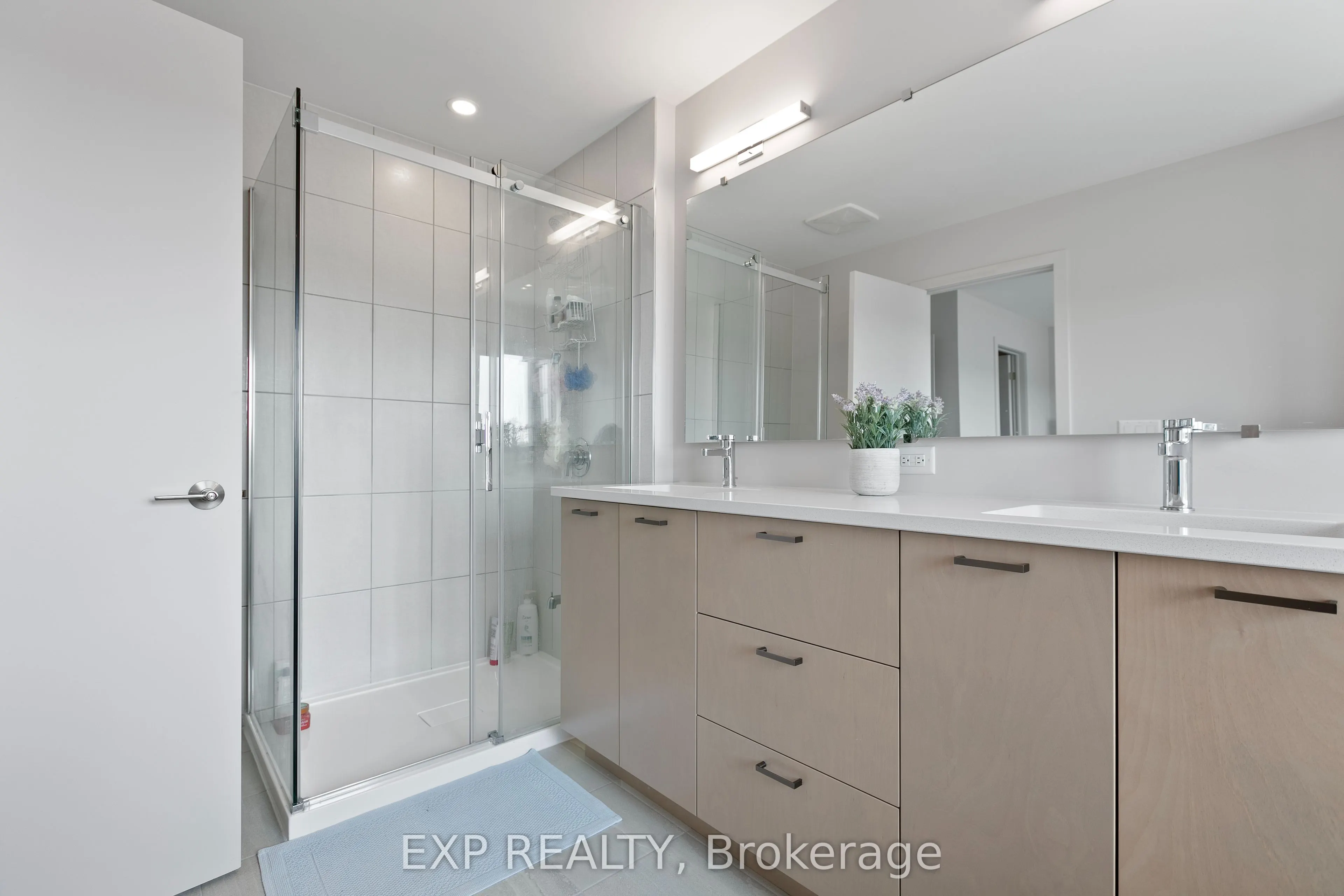 244 Shuttleworth Drive