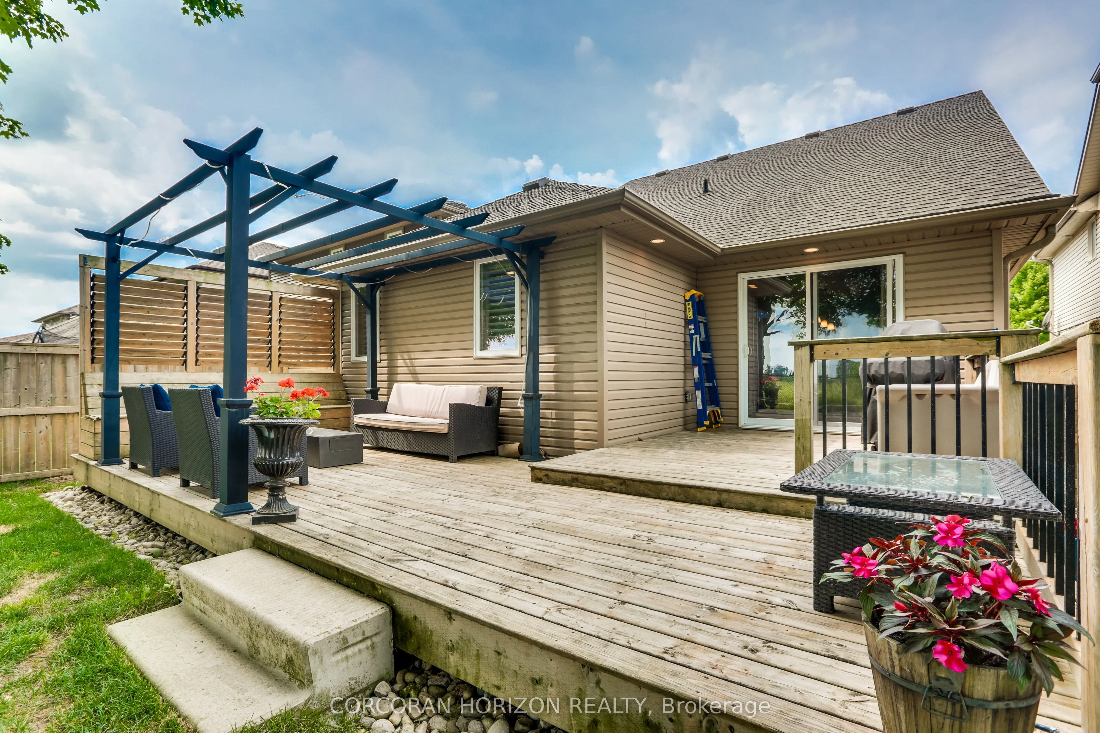 1016 Alberni Road