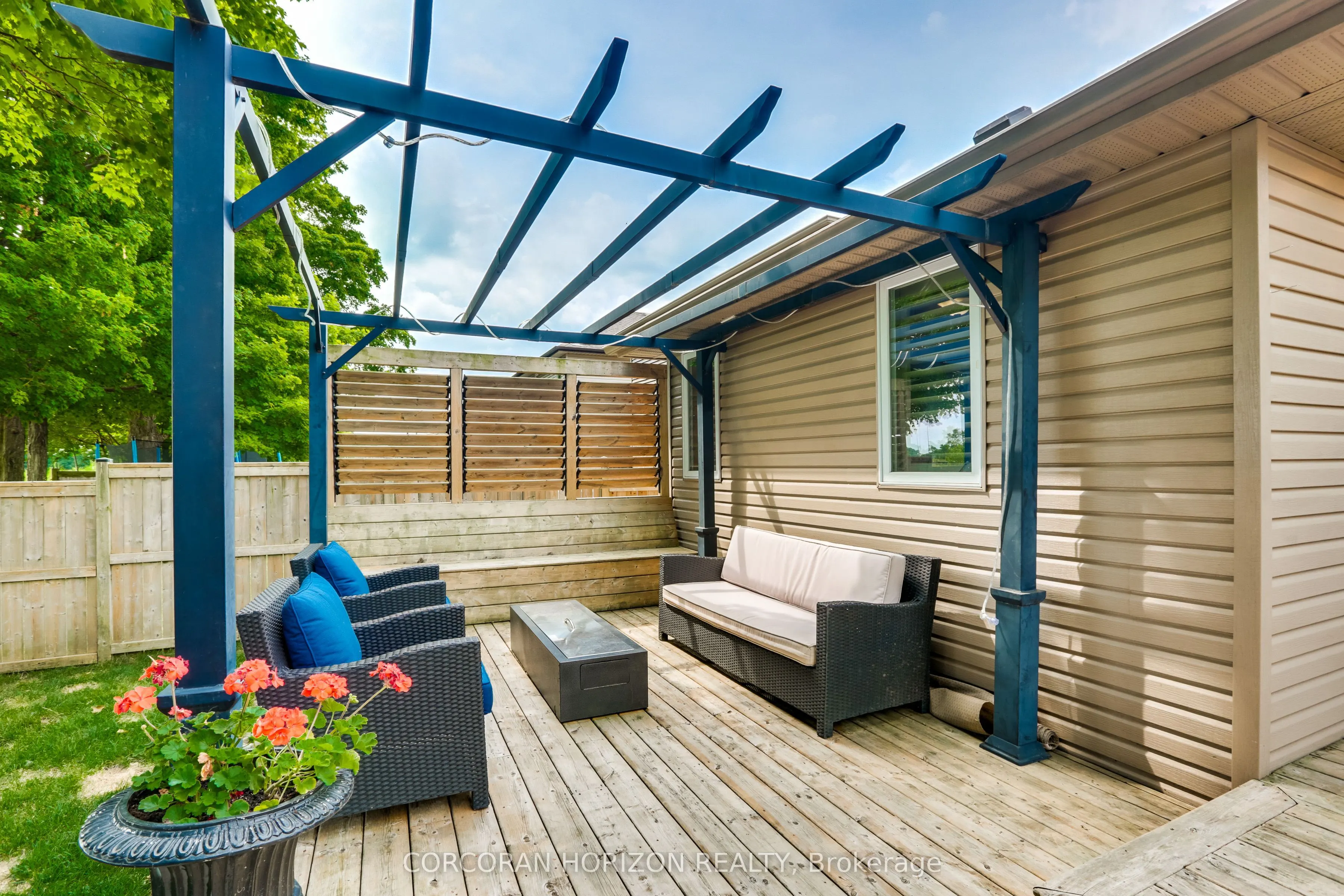 1016 Alberni Road