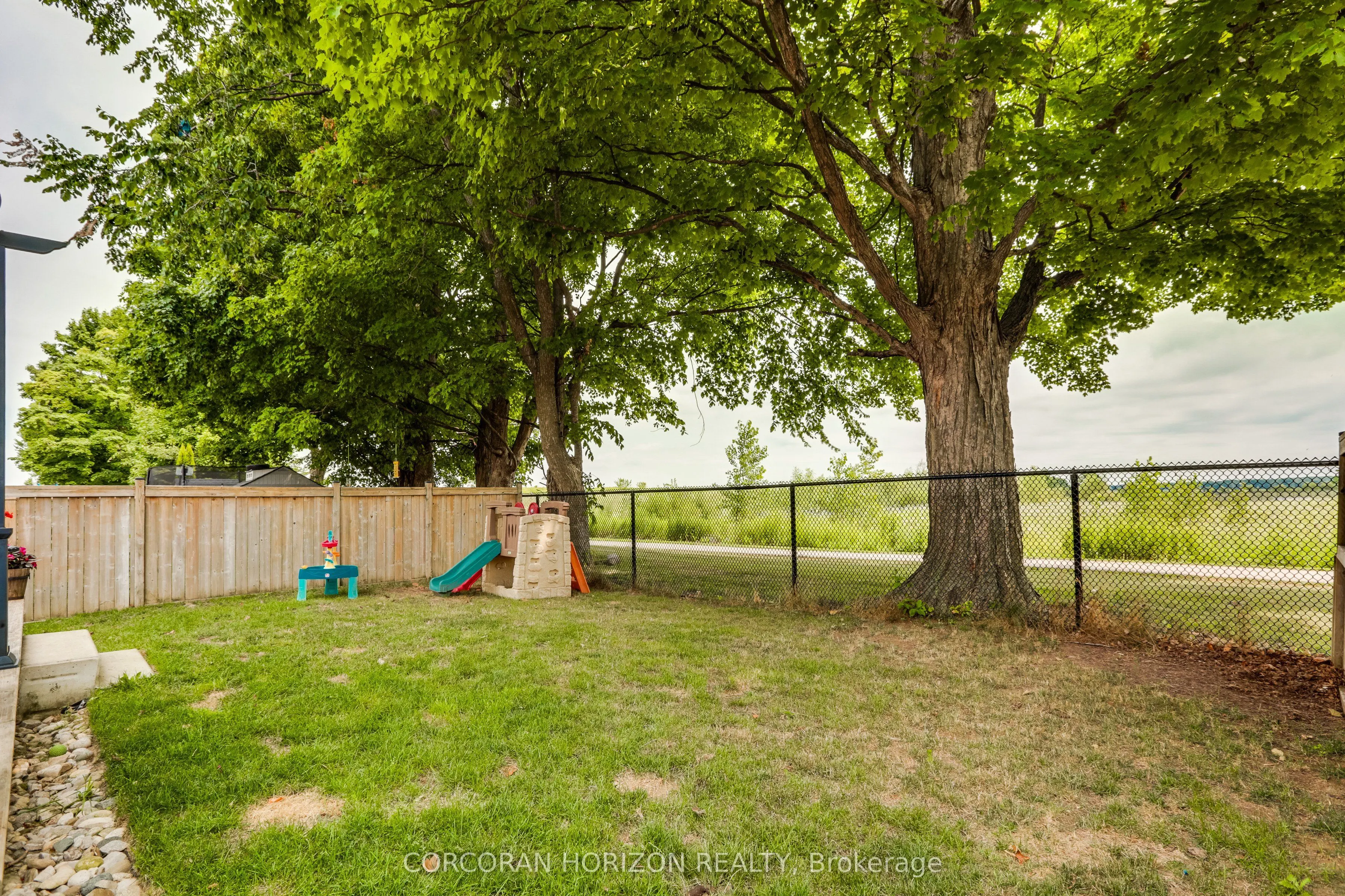 1016 Alberni Road