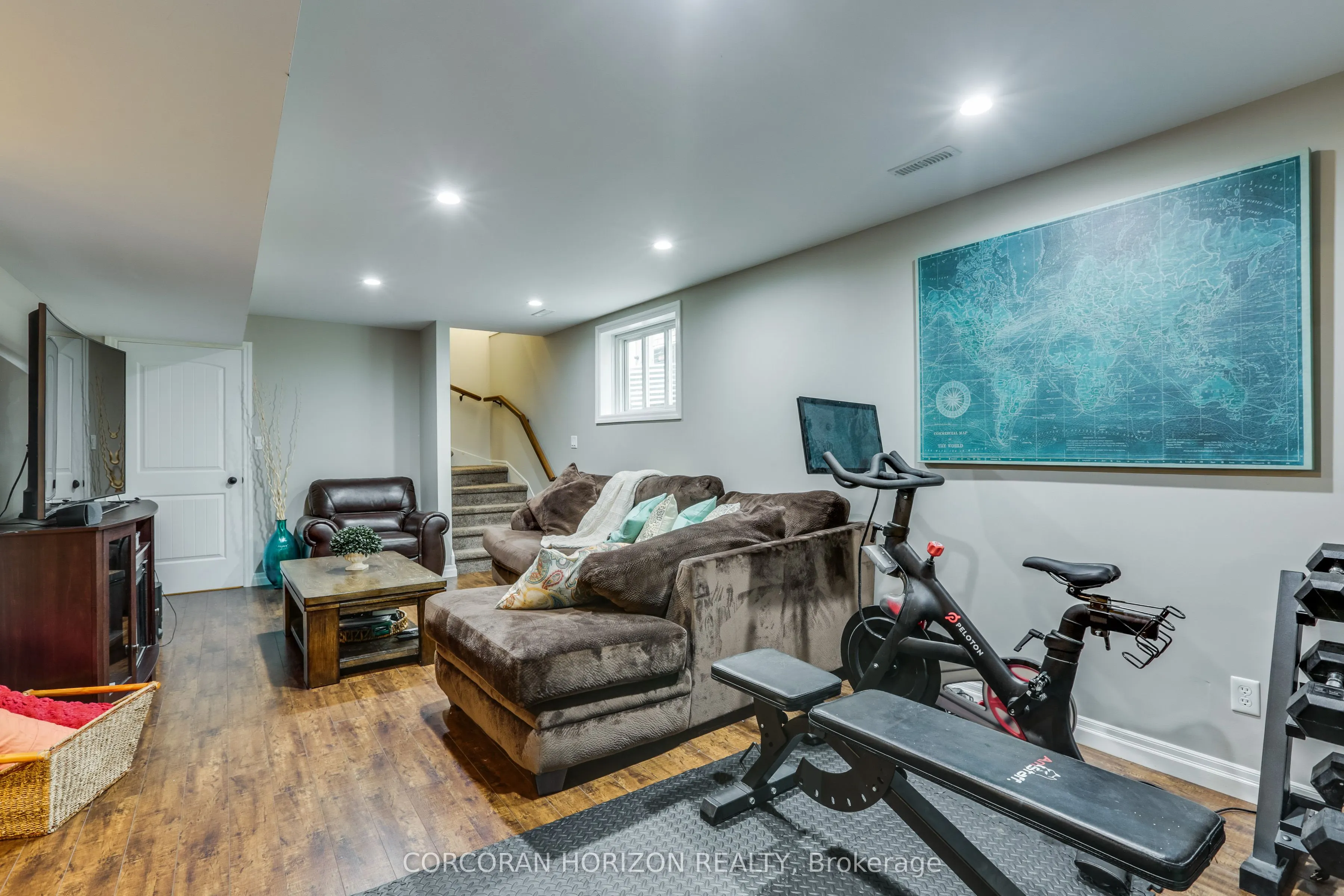 1016 Alberni Road