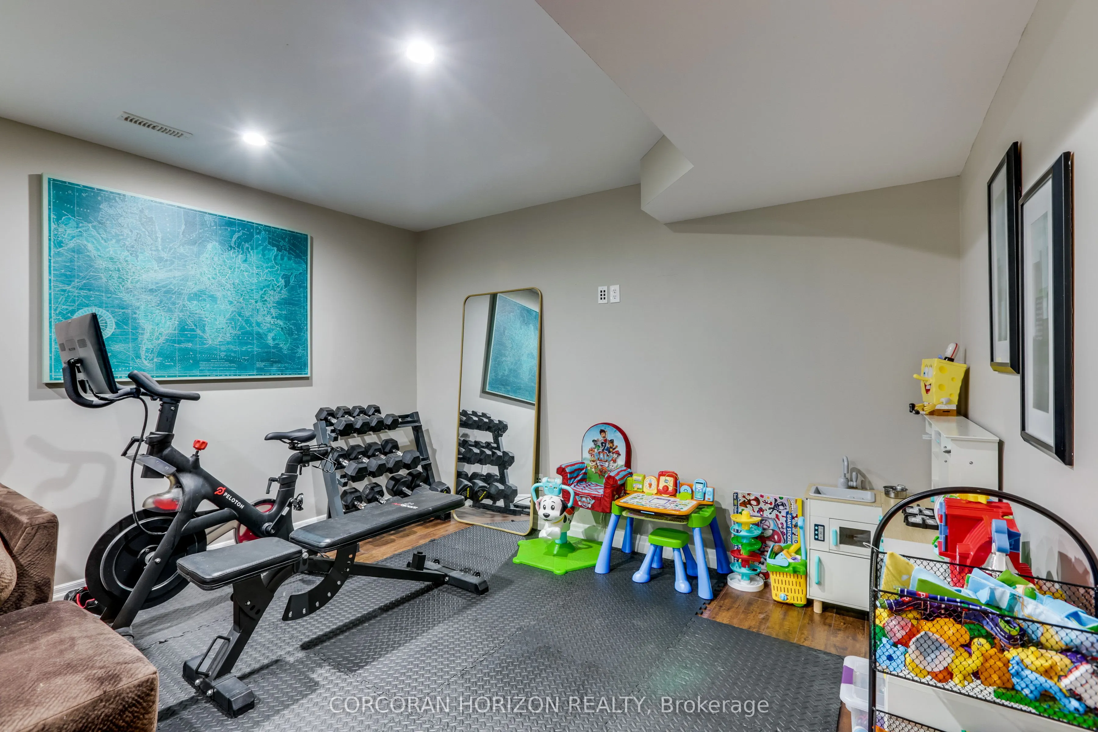 1016 Alberni Road