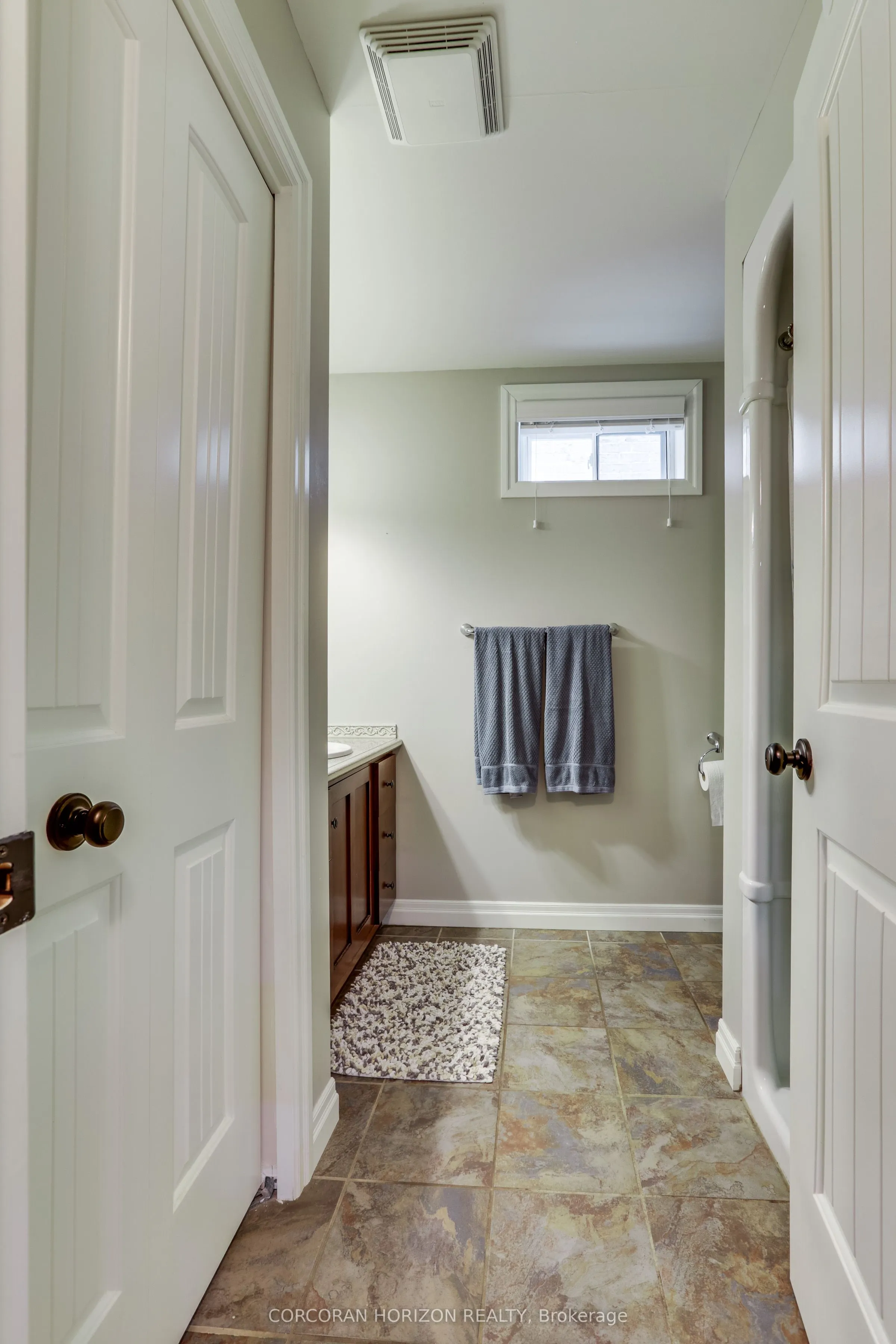 1016 Alberni Road