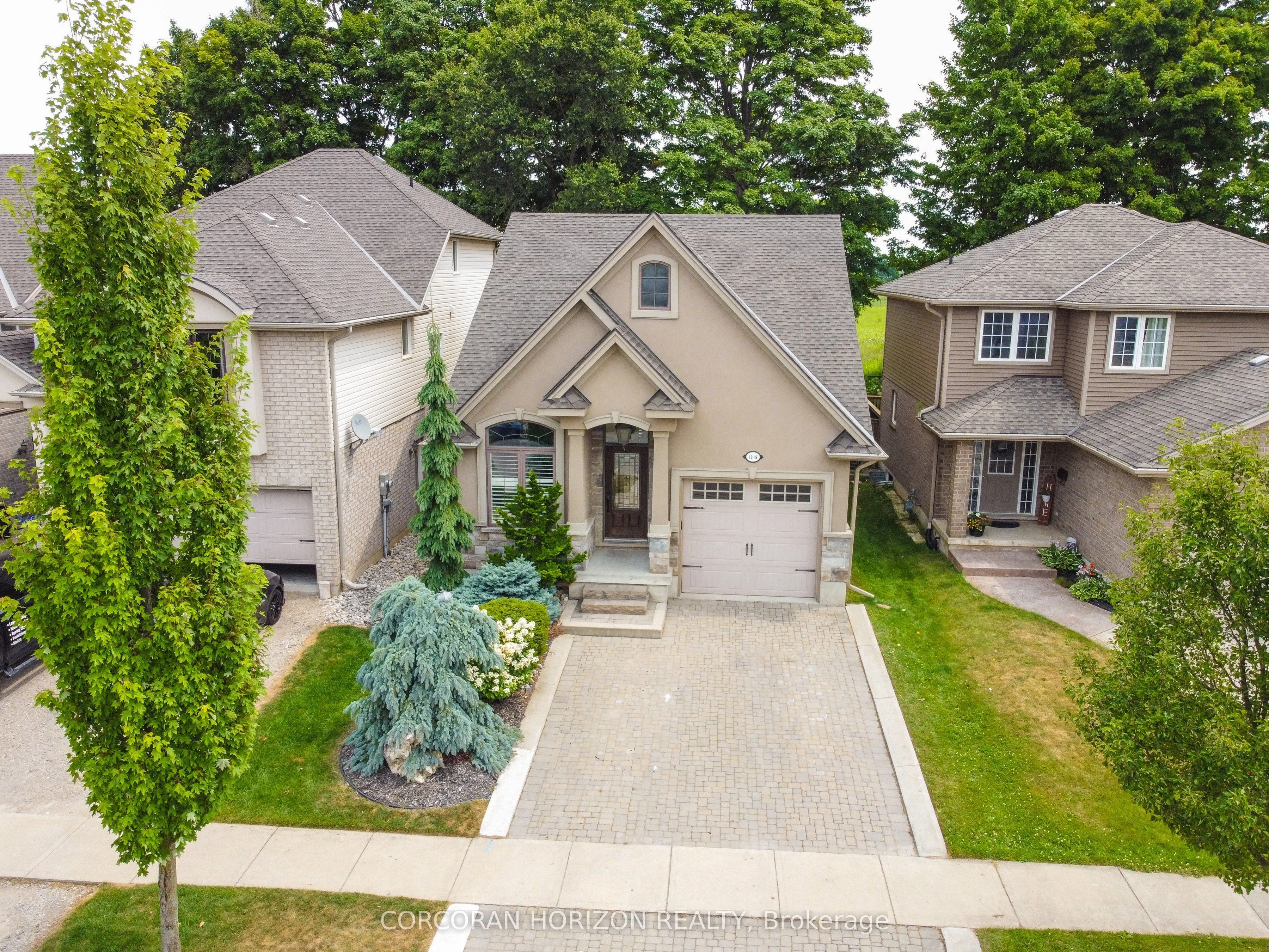 1016 Alberni Road