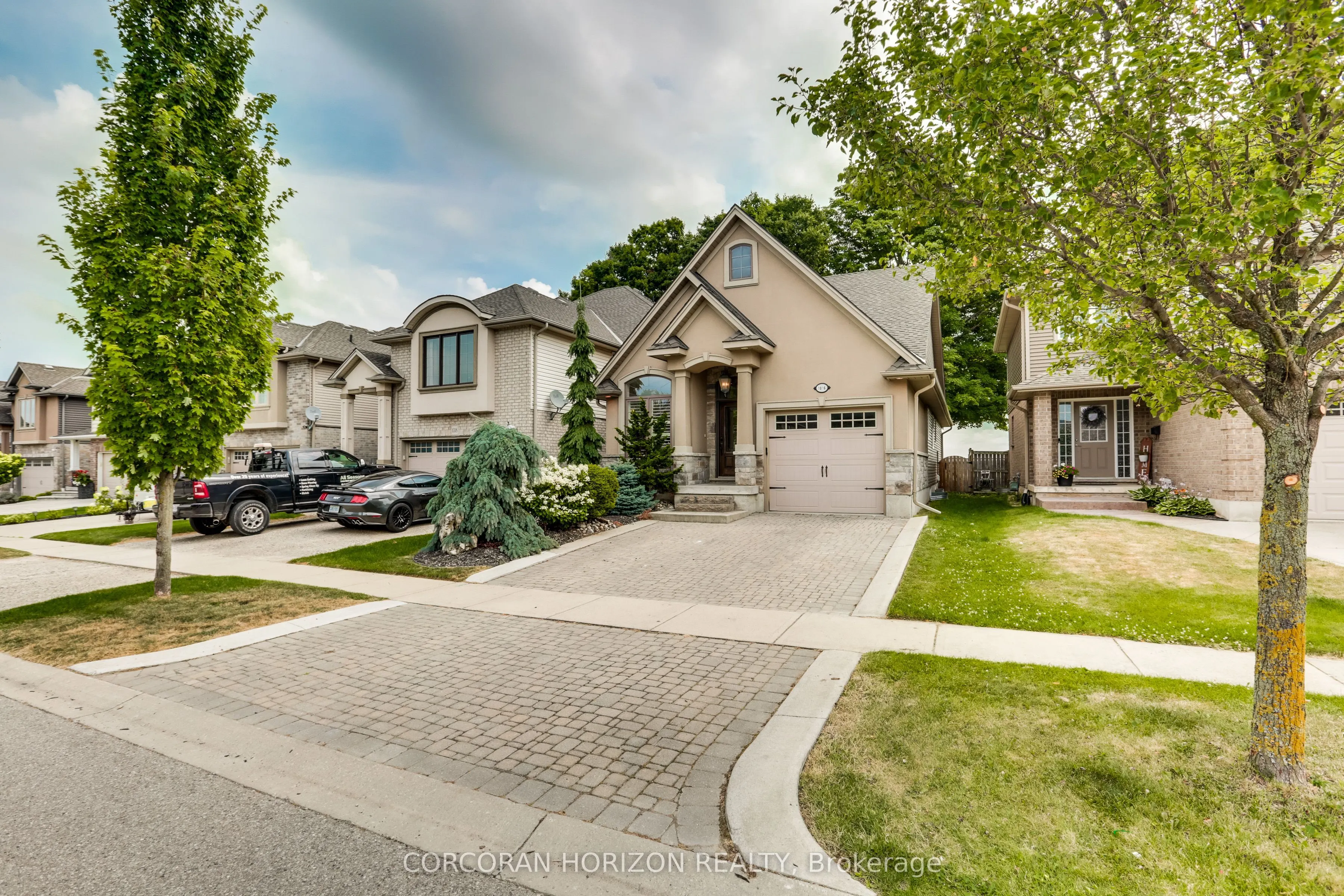 1016 Alberni Road