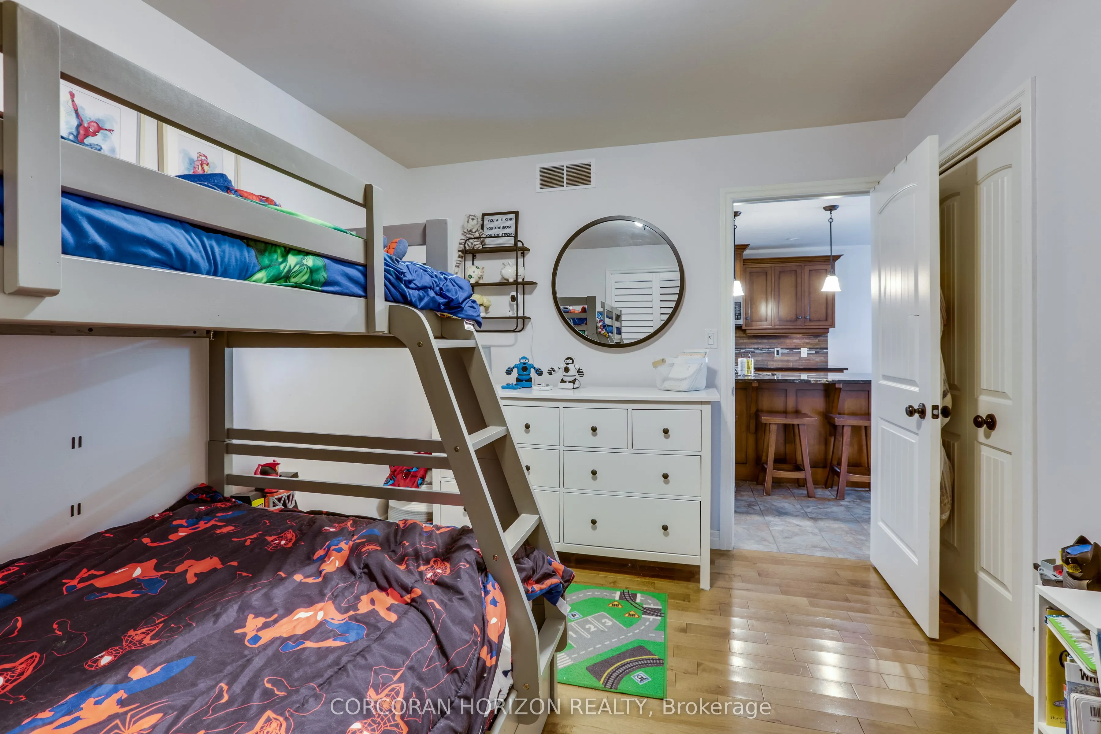 1016 Alberni Road