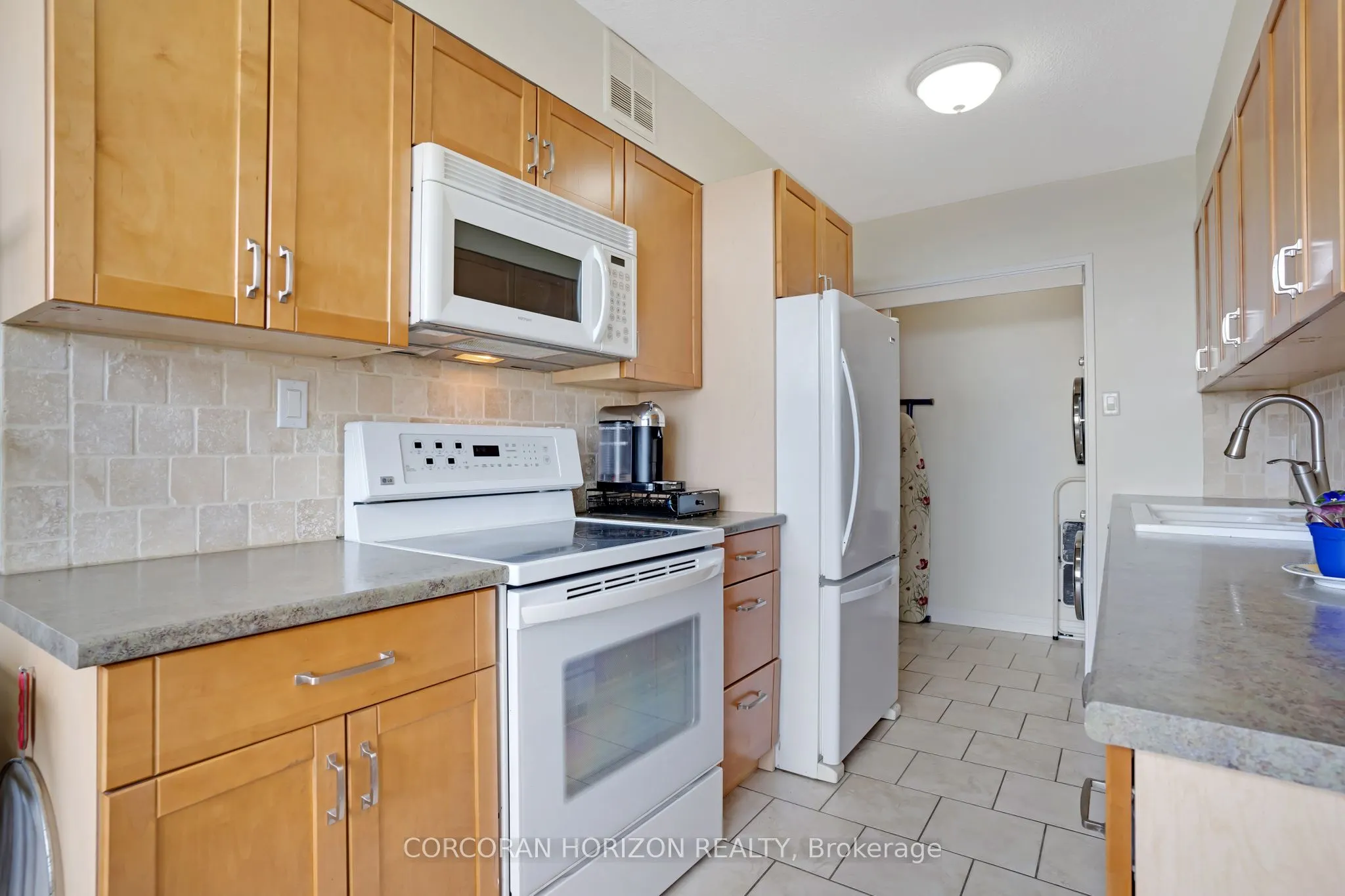 81 Church Street, #1104
