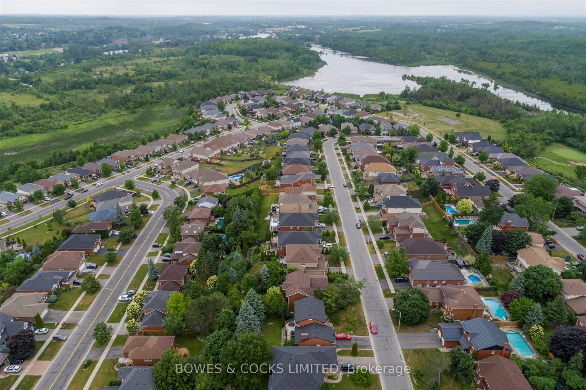 1543 Scollard Crescent