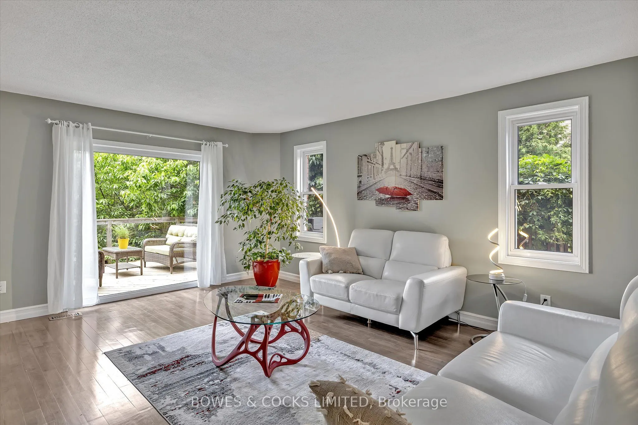 1543 Scollard Crescent