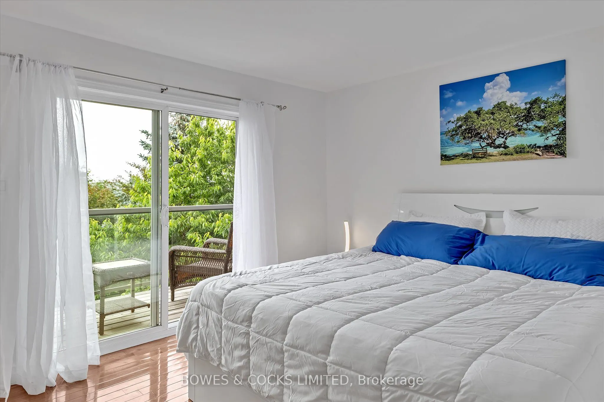 1543 Scollard Crescent