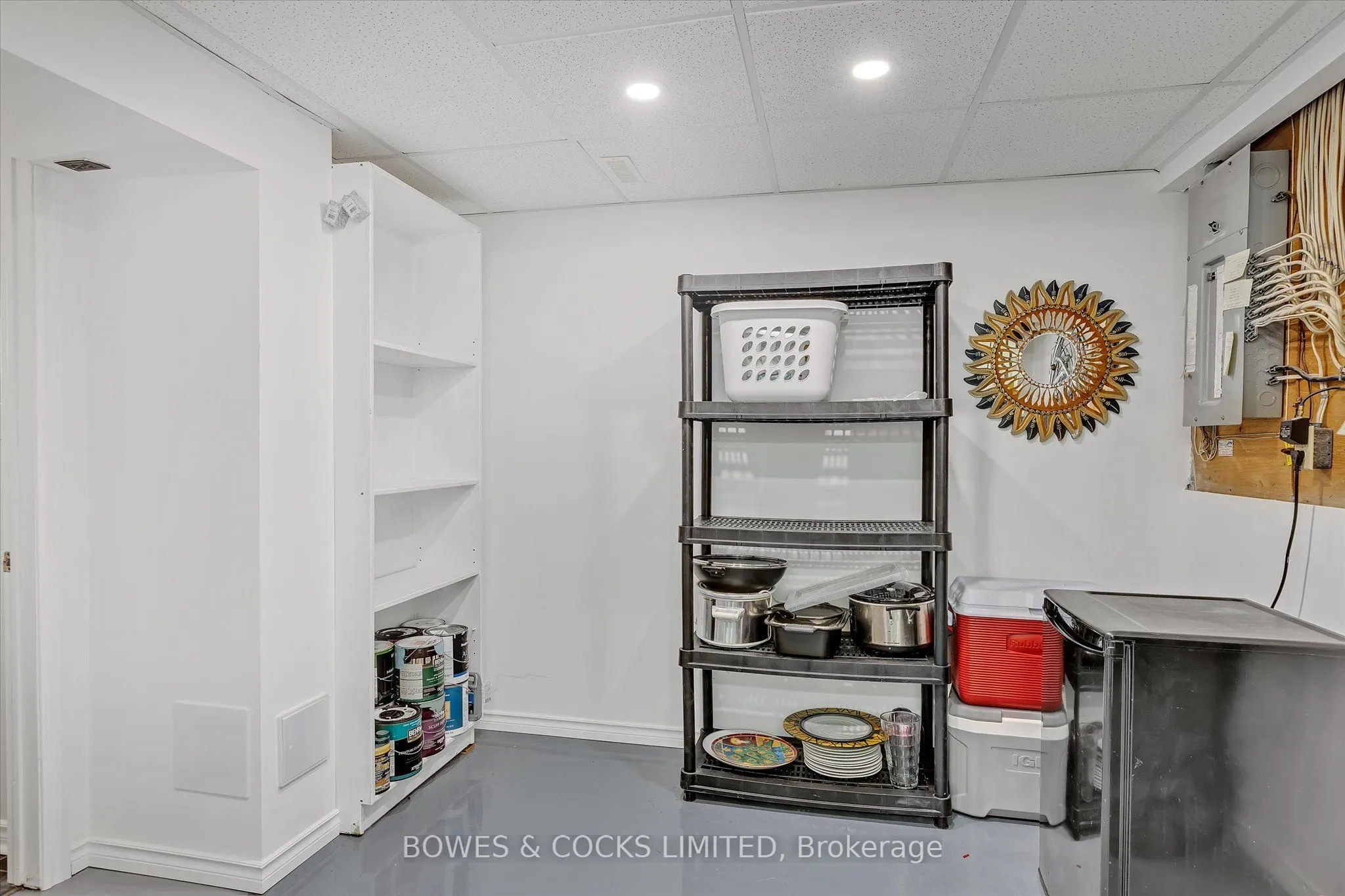 1543 Scollard Crescent