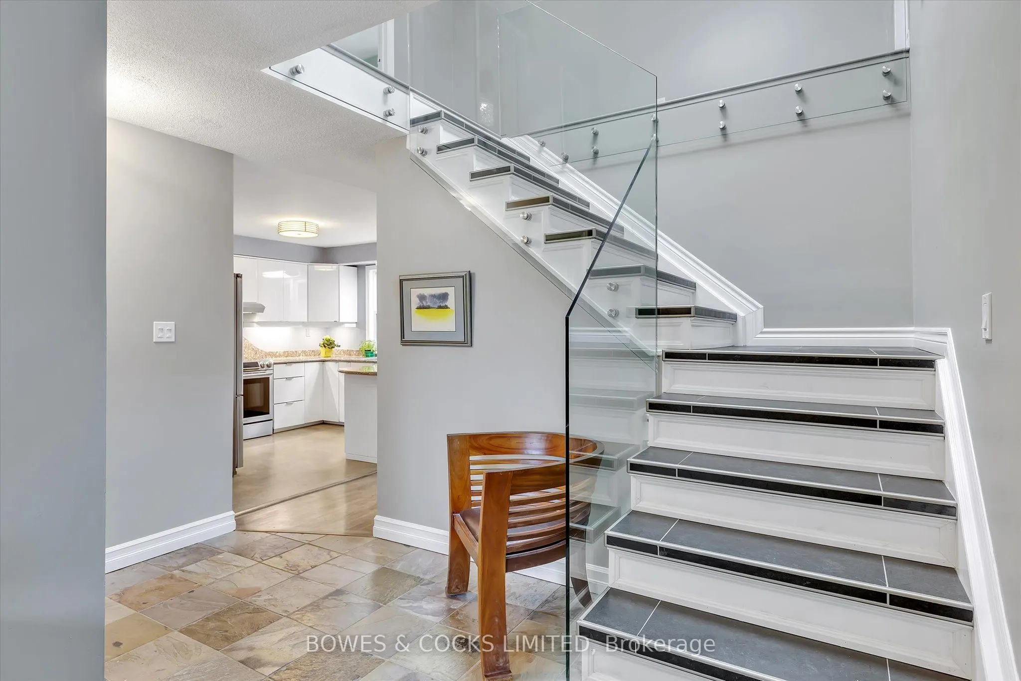 1543 Scollard Crescent