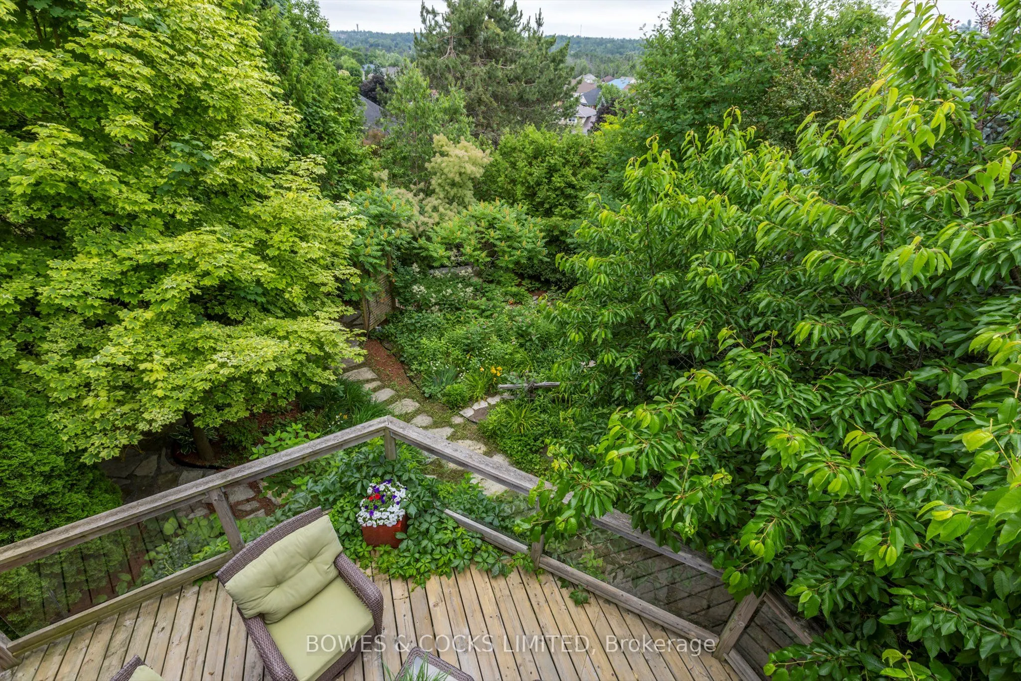 1543 Scollard Crescent