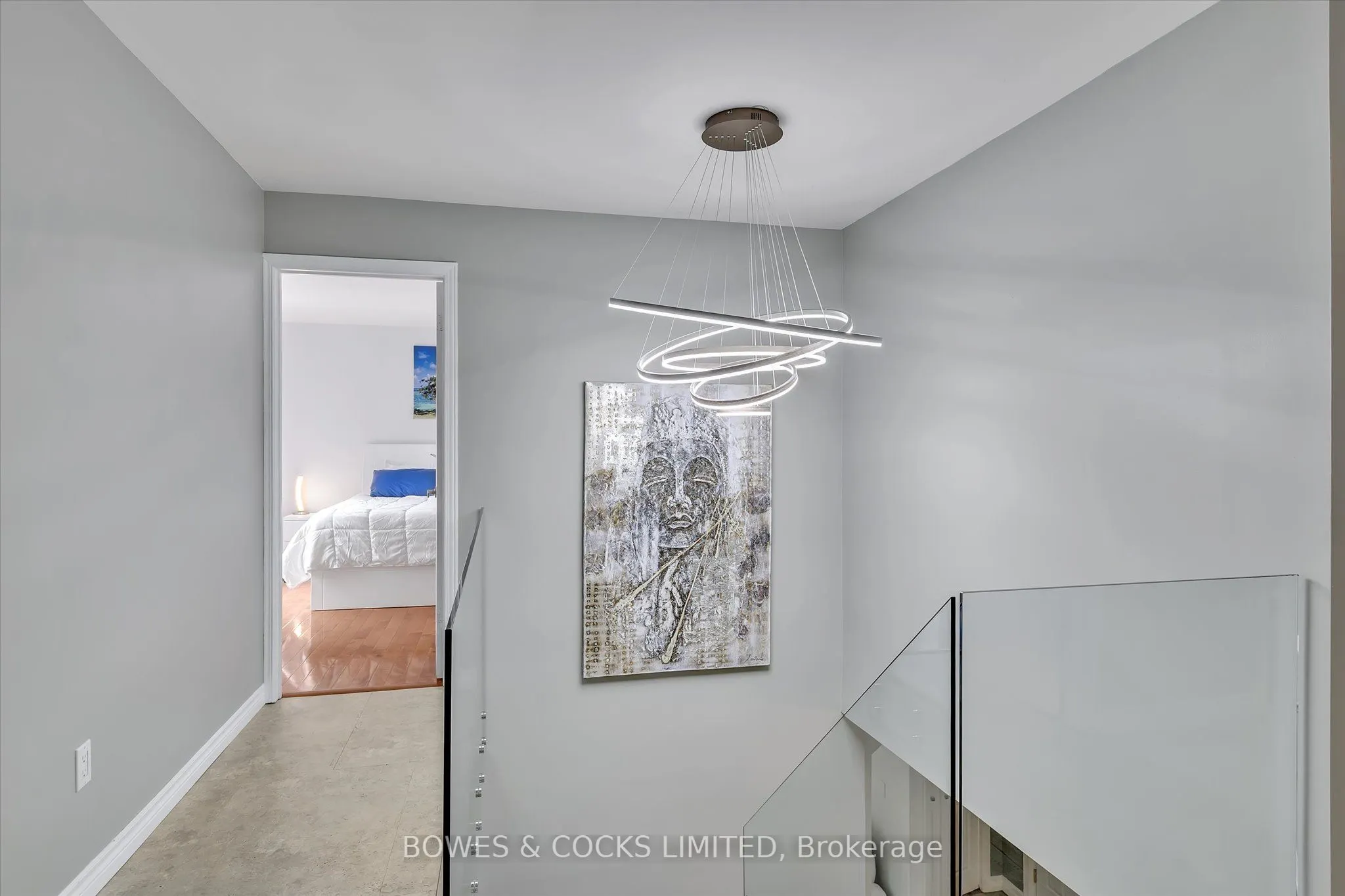 1543 Scollard Crescent