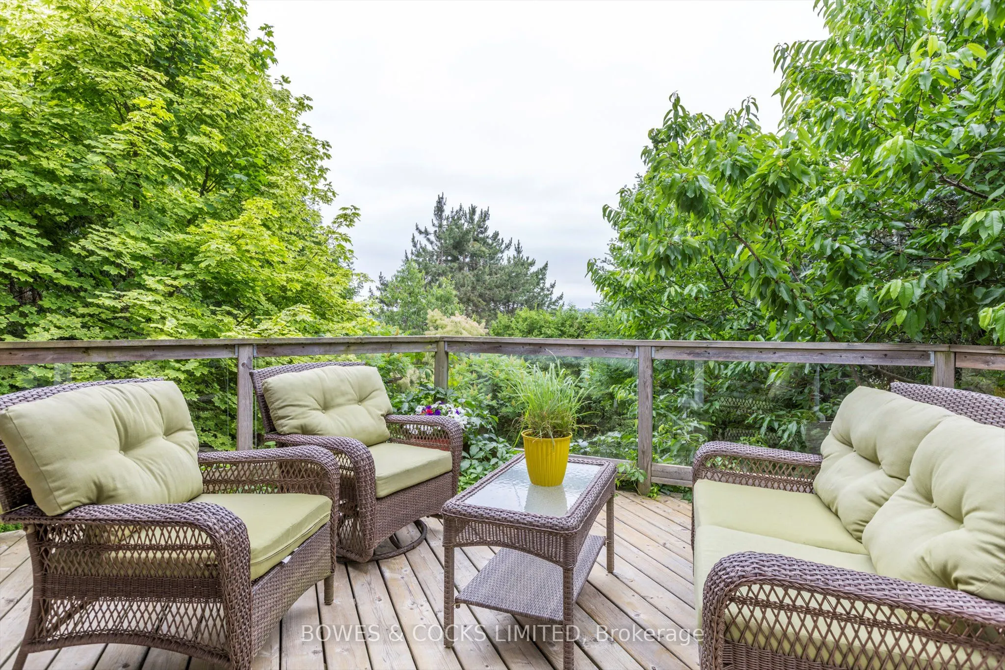 1543 Scollard Crescent