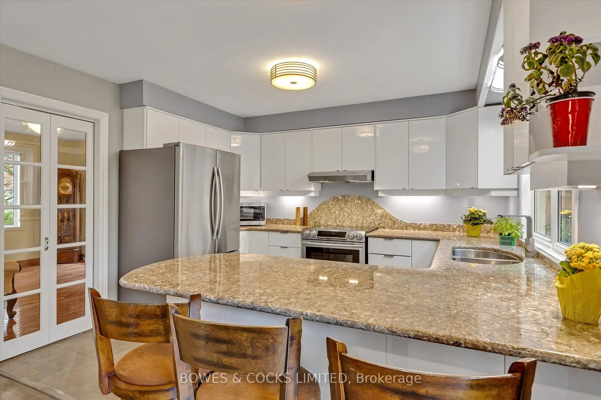 1543 Scollard Crescent