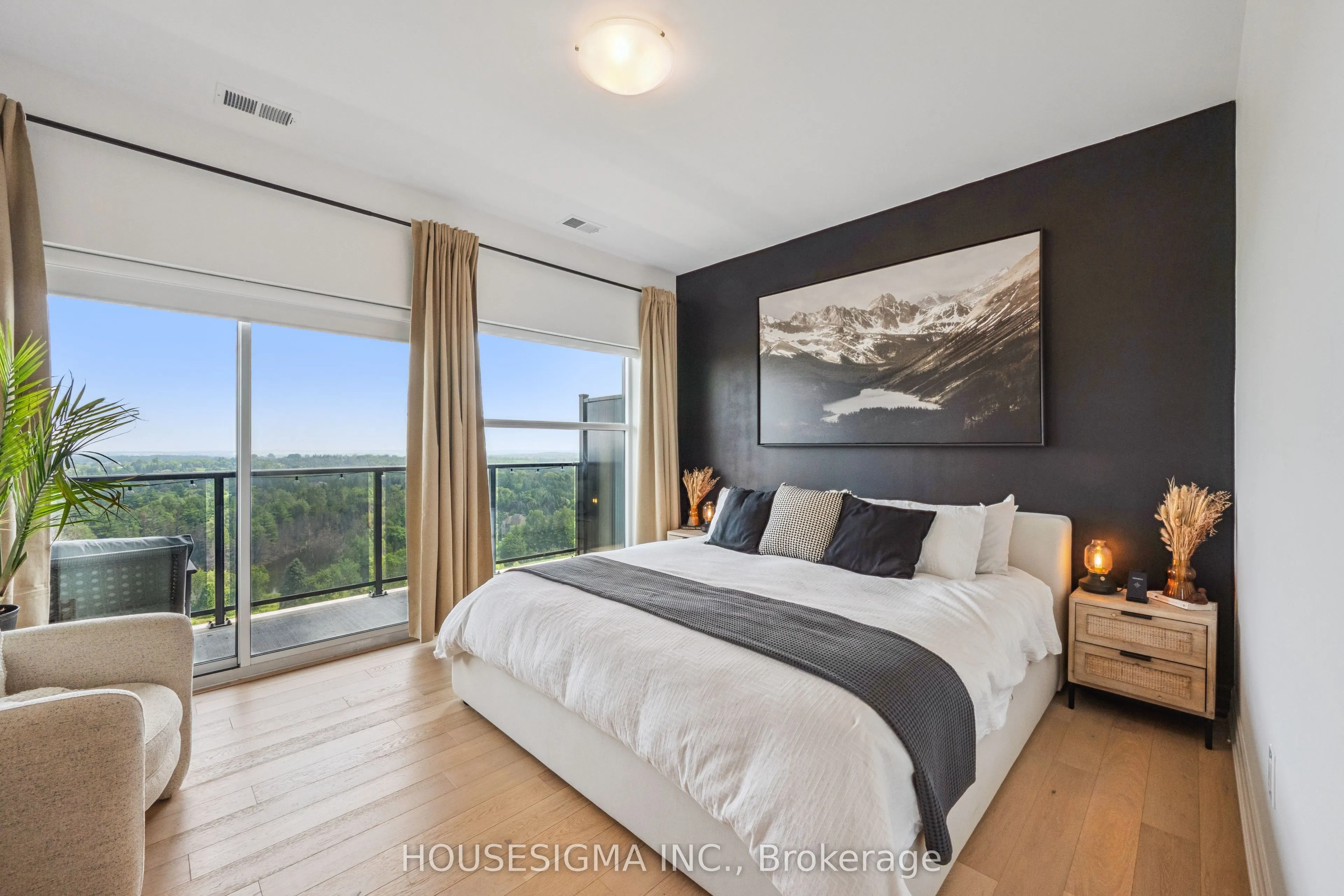 1880 Gordon Street, #1305