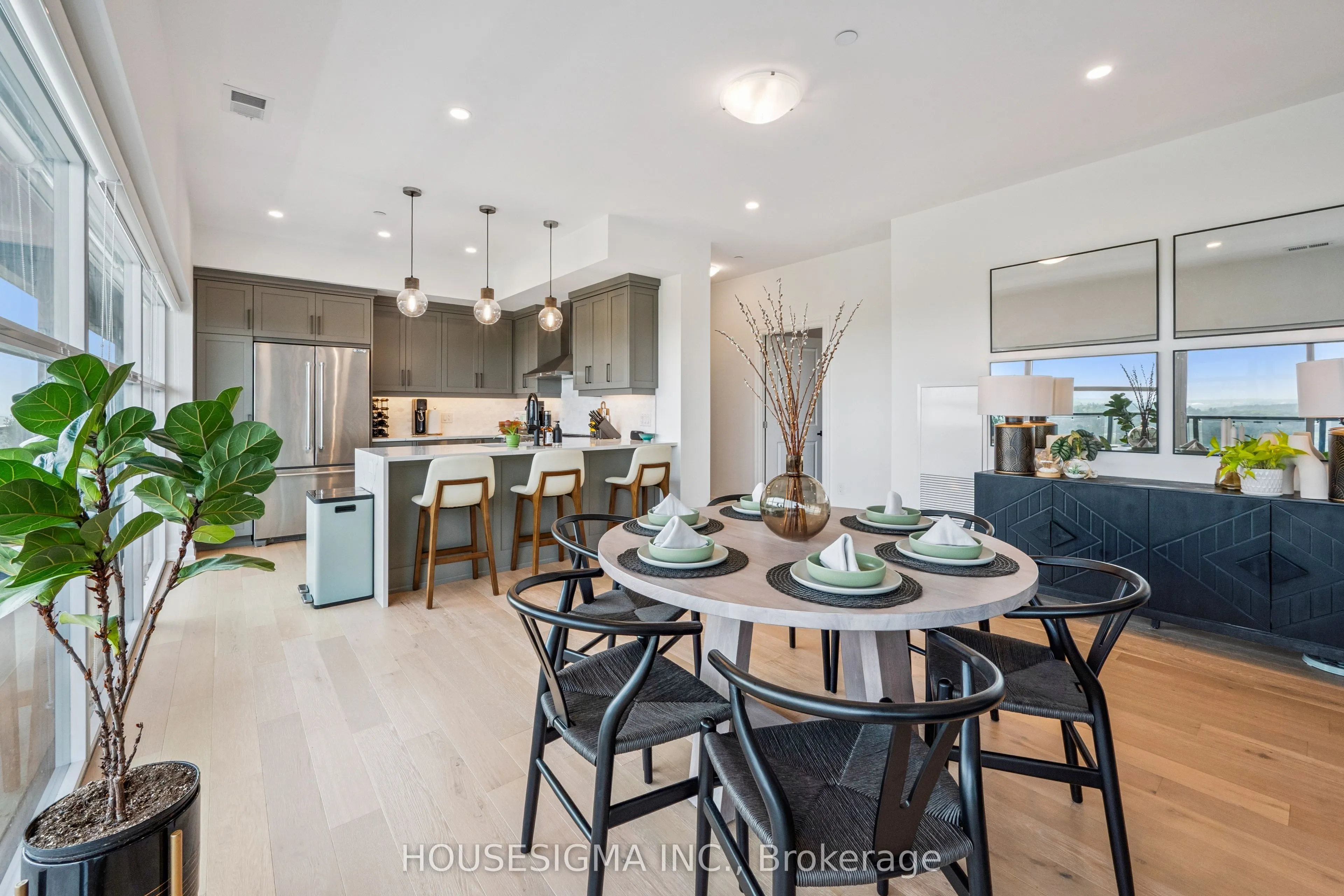 1880 Gordon Street, #1305