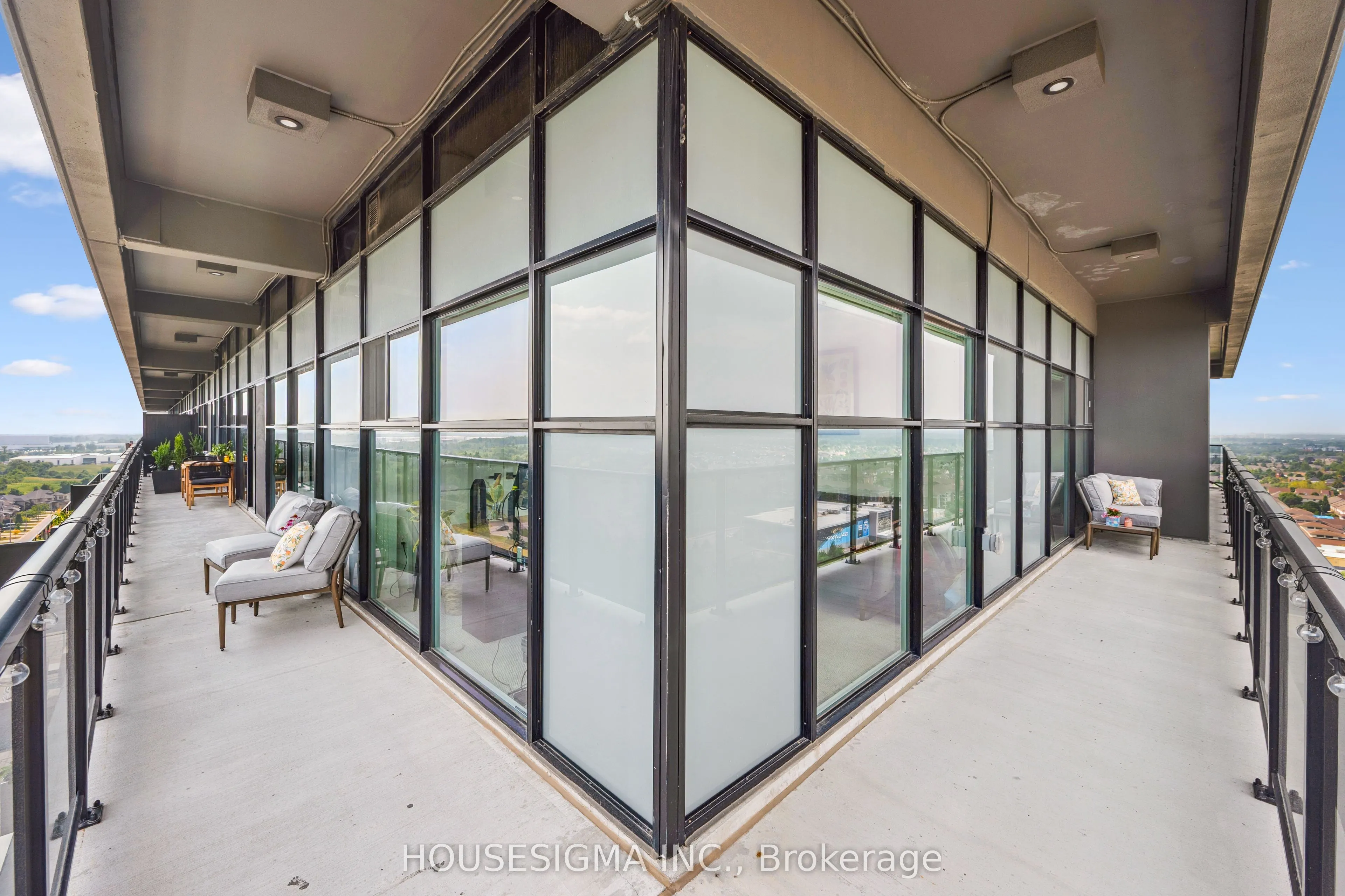 1880 Gordon Street, #1305
