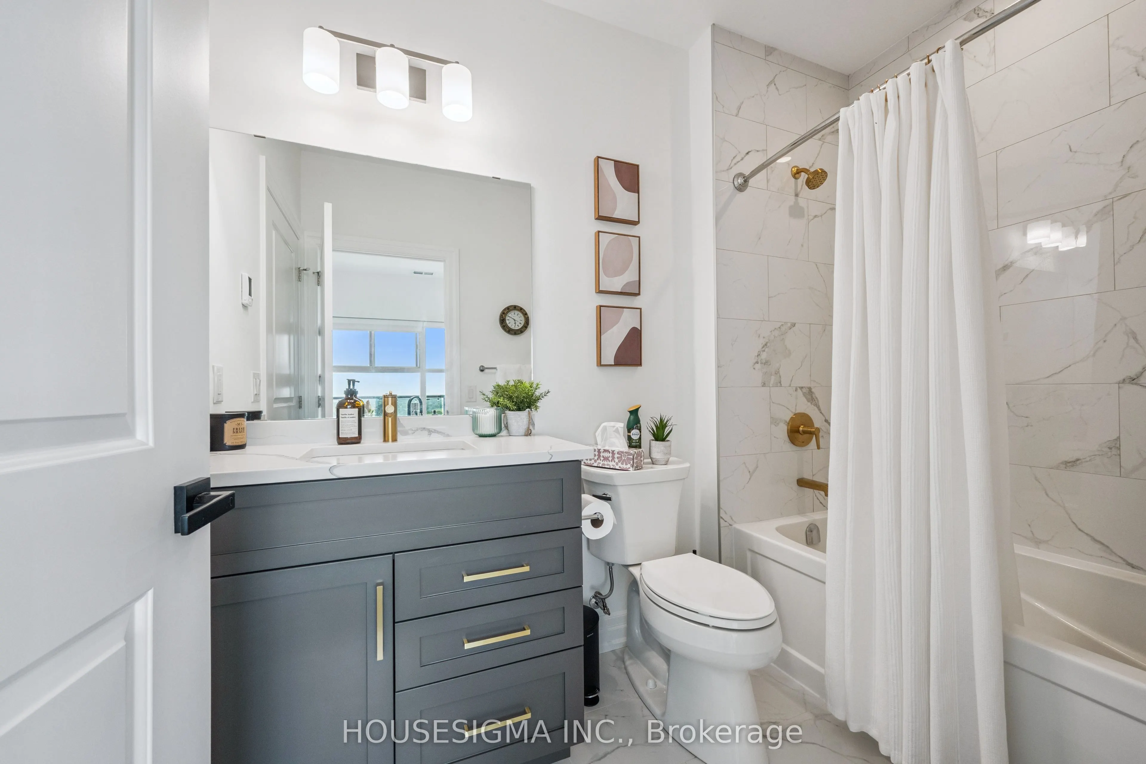 1880 Gordon Street, #1305