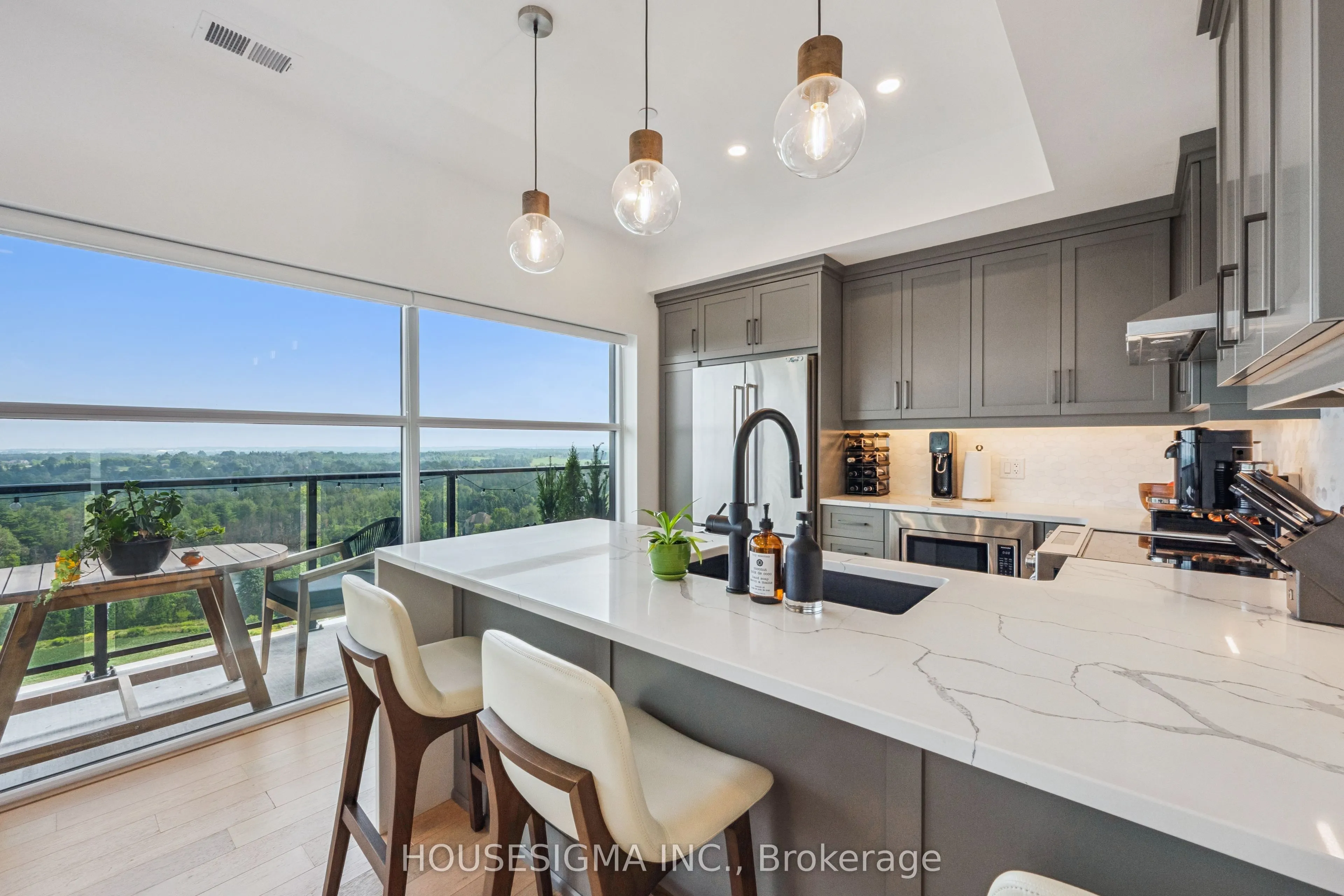 1880 Gordon Street, #1305