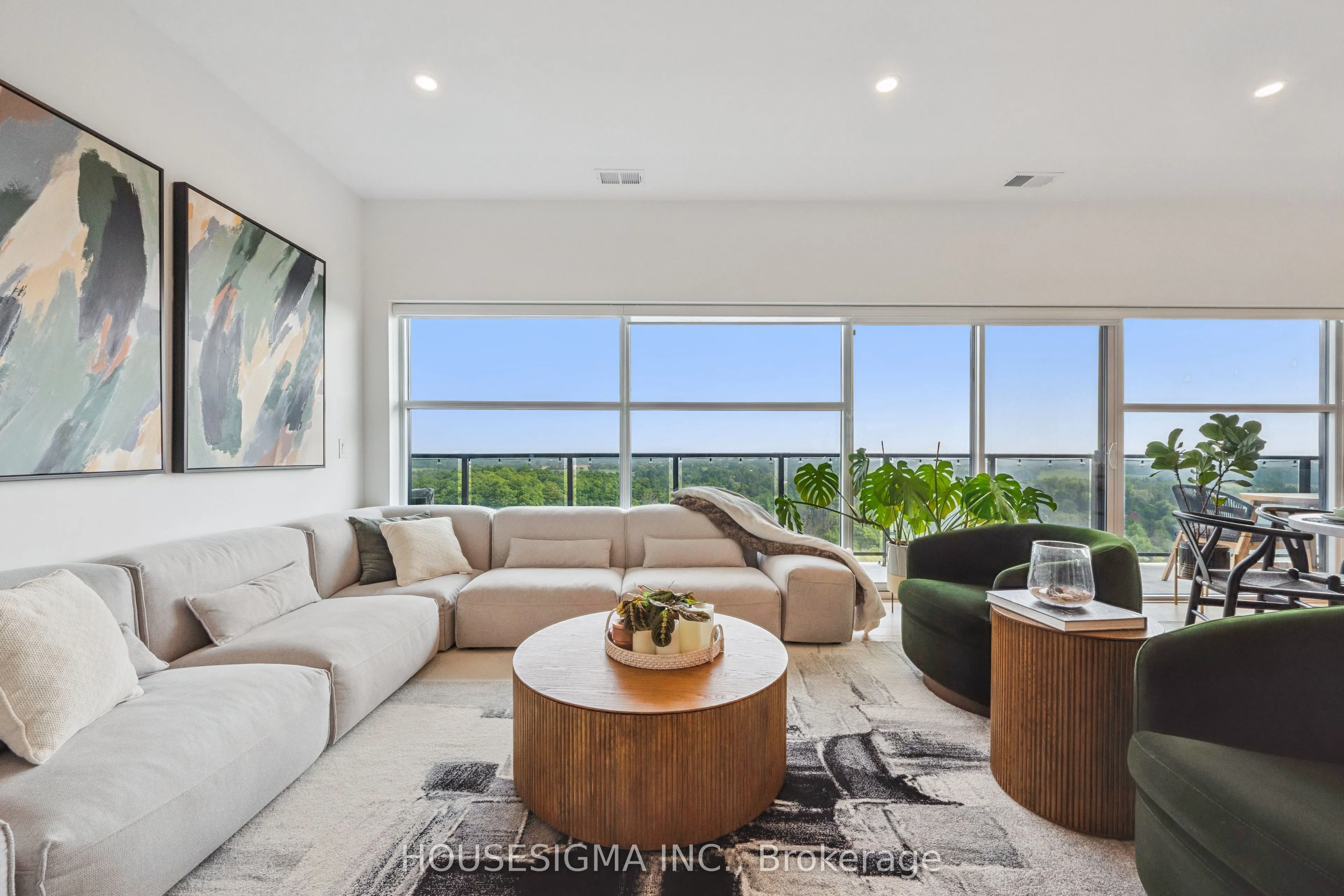 1880 Gordon Street, #1305