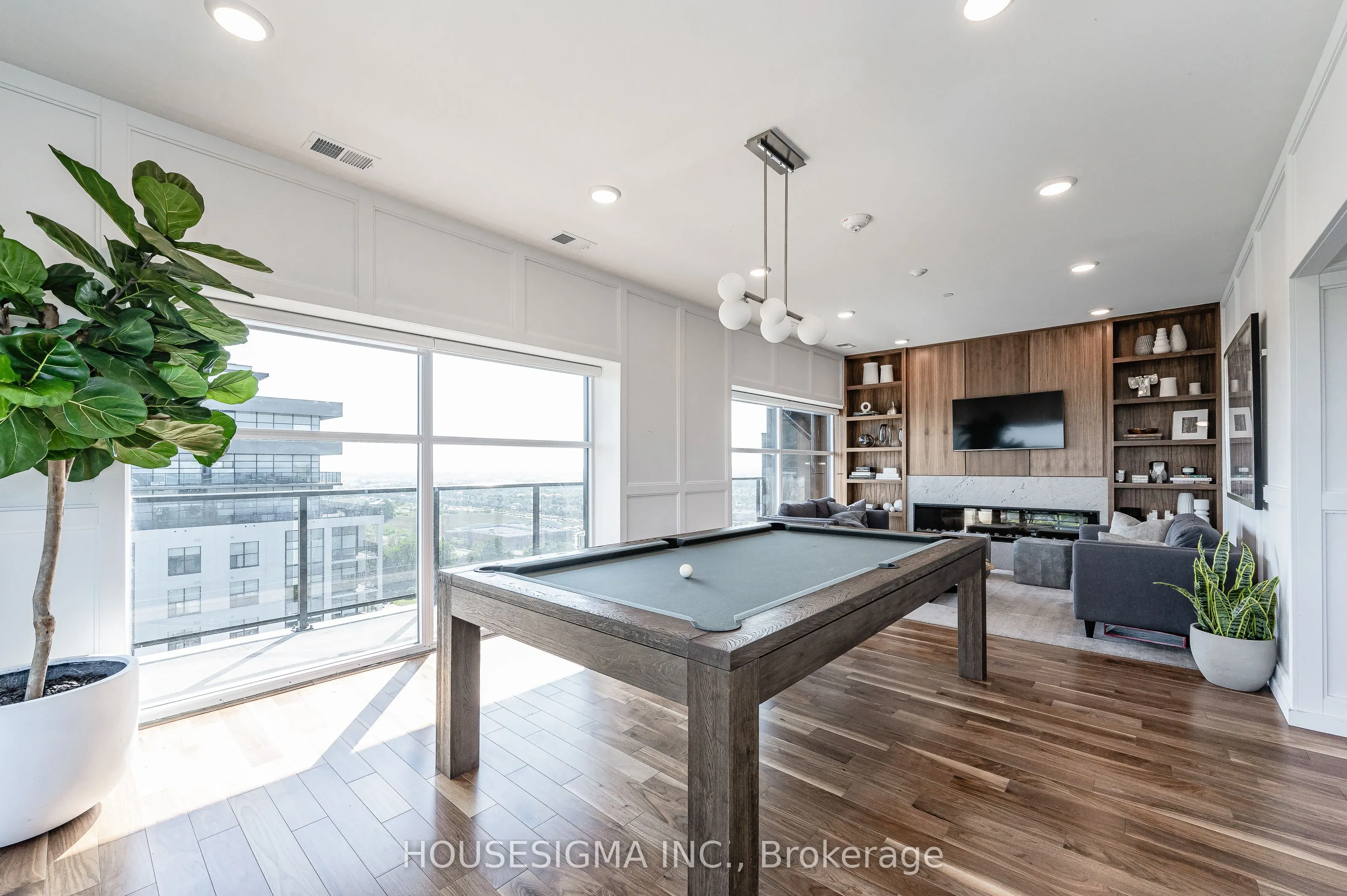 1880 Gordon Street, #1305
