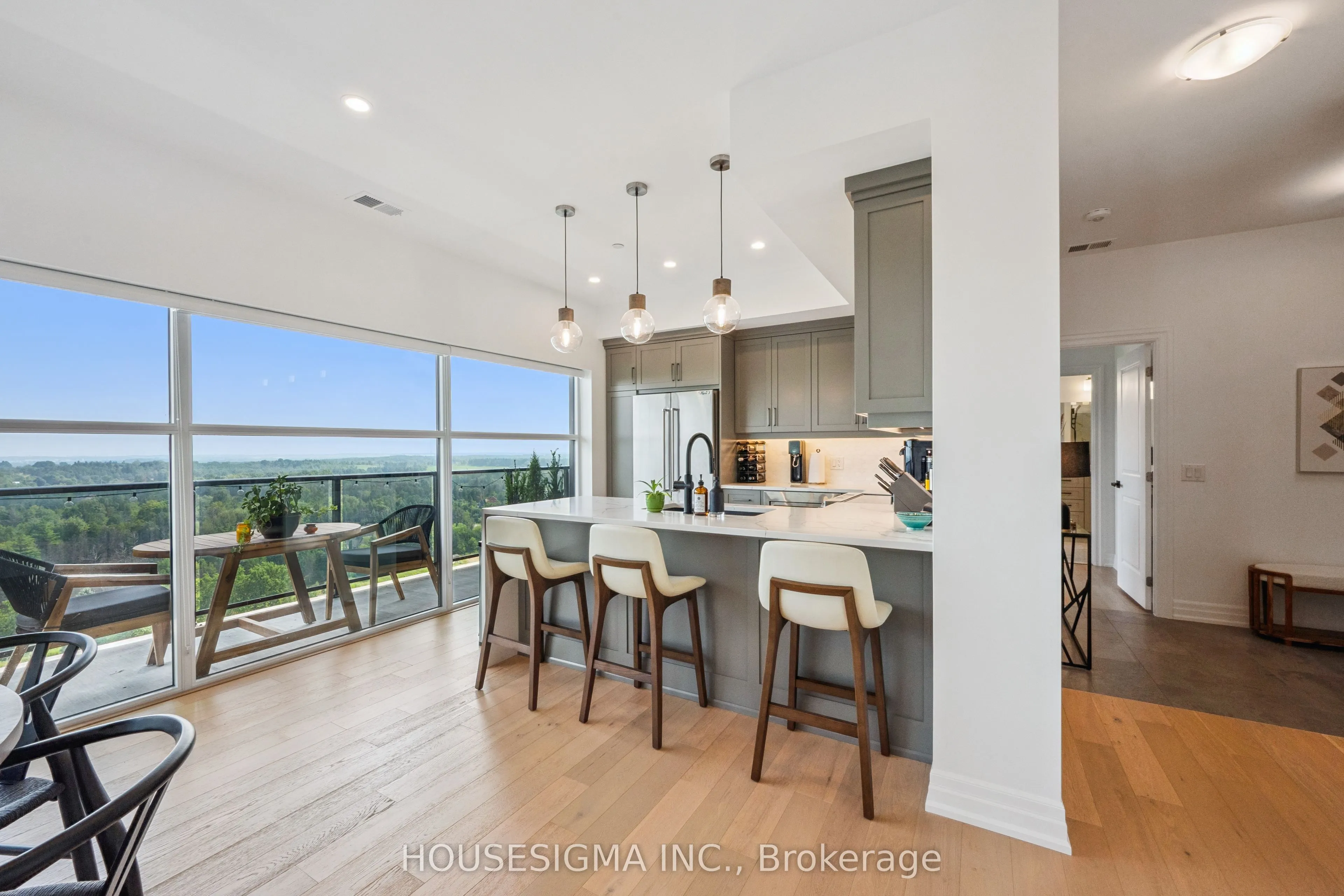 1880 Gordon Street, #1305
