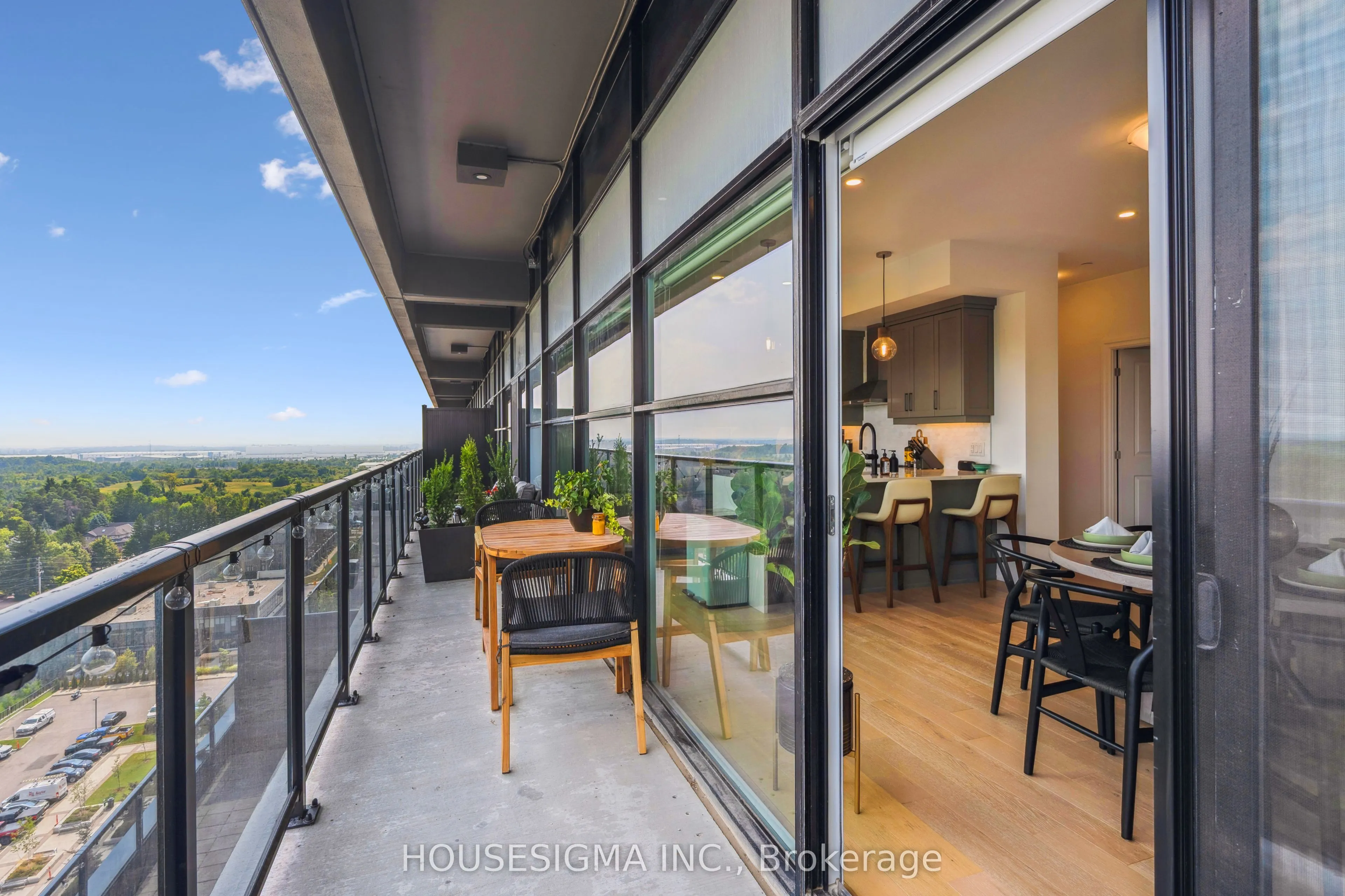 1880 Gordon Street, #1305