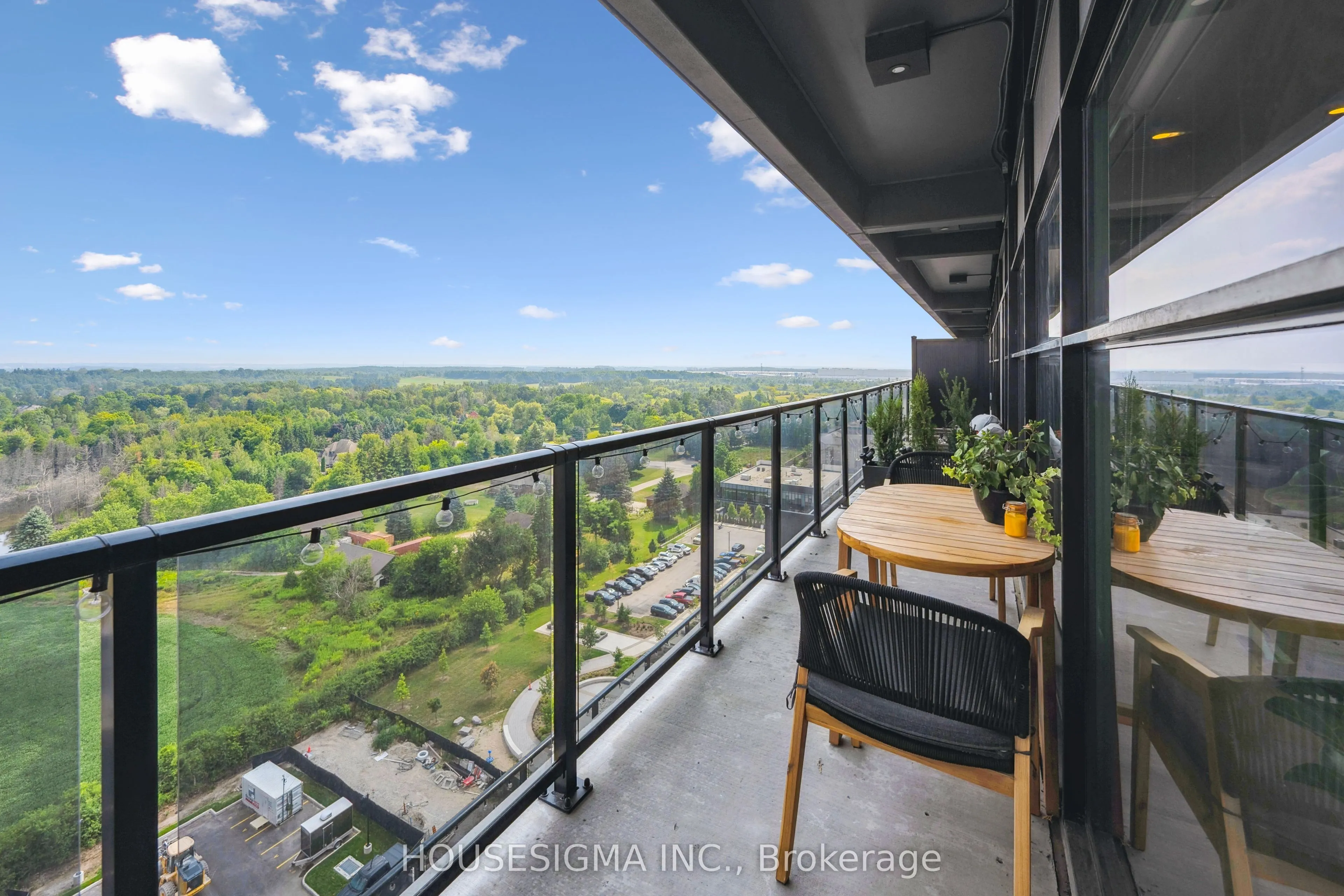 1880 Gordon Street, #1305