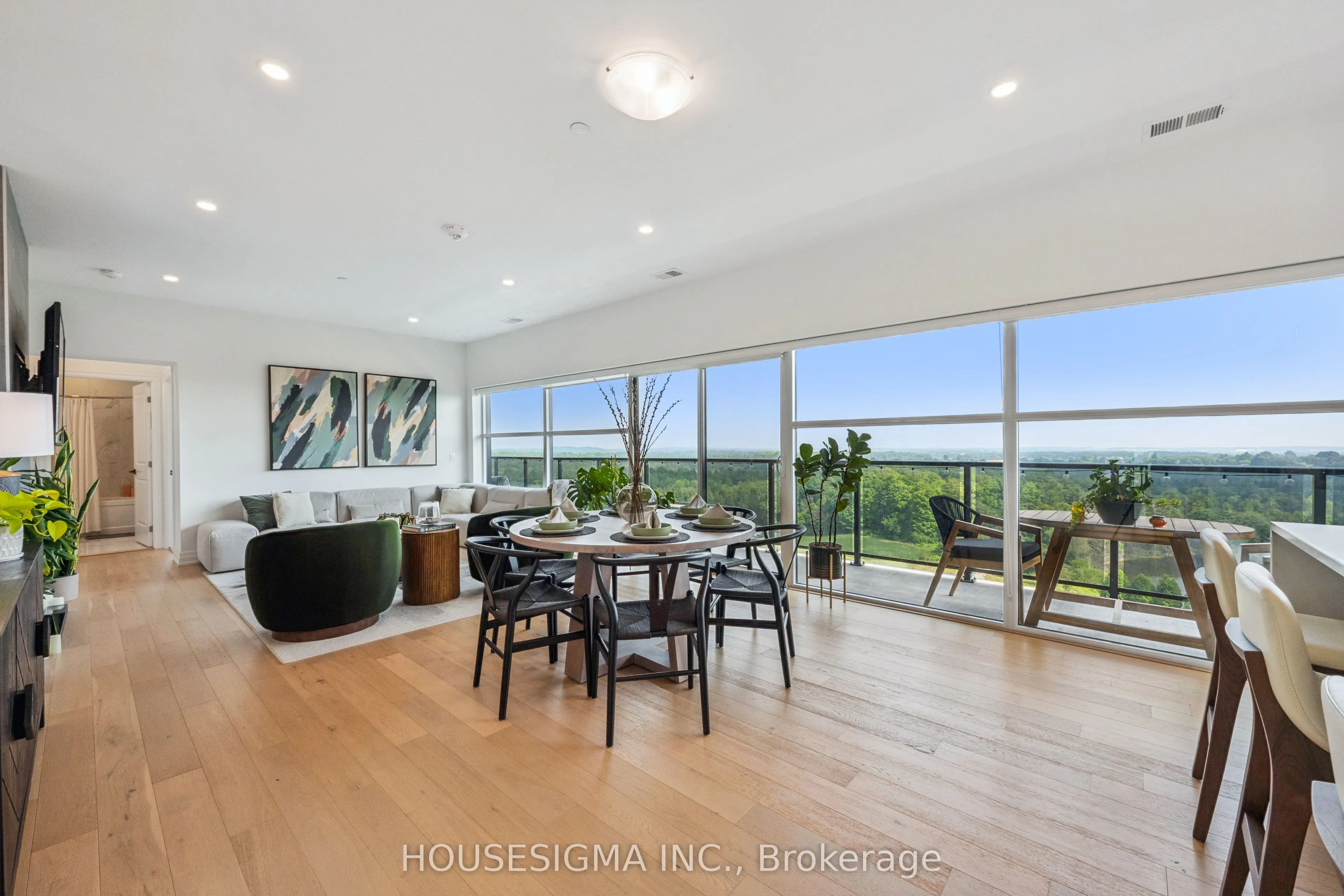 1880 Gordon Street, #1305