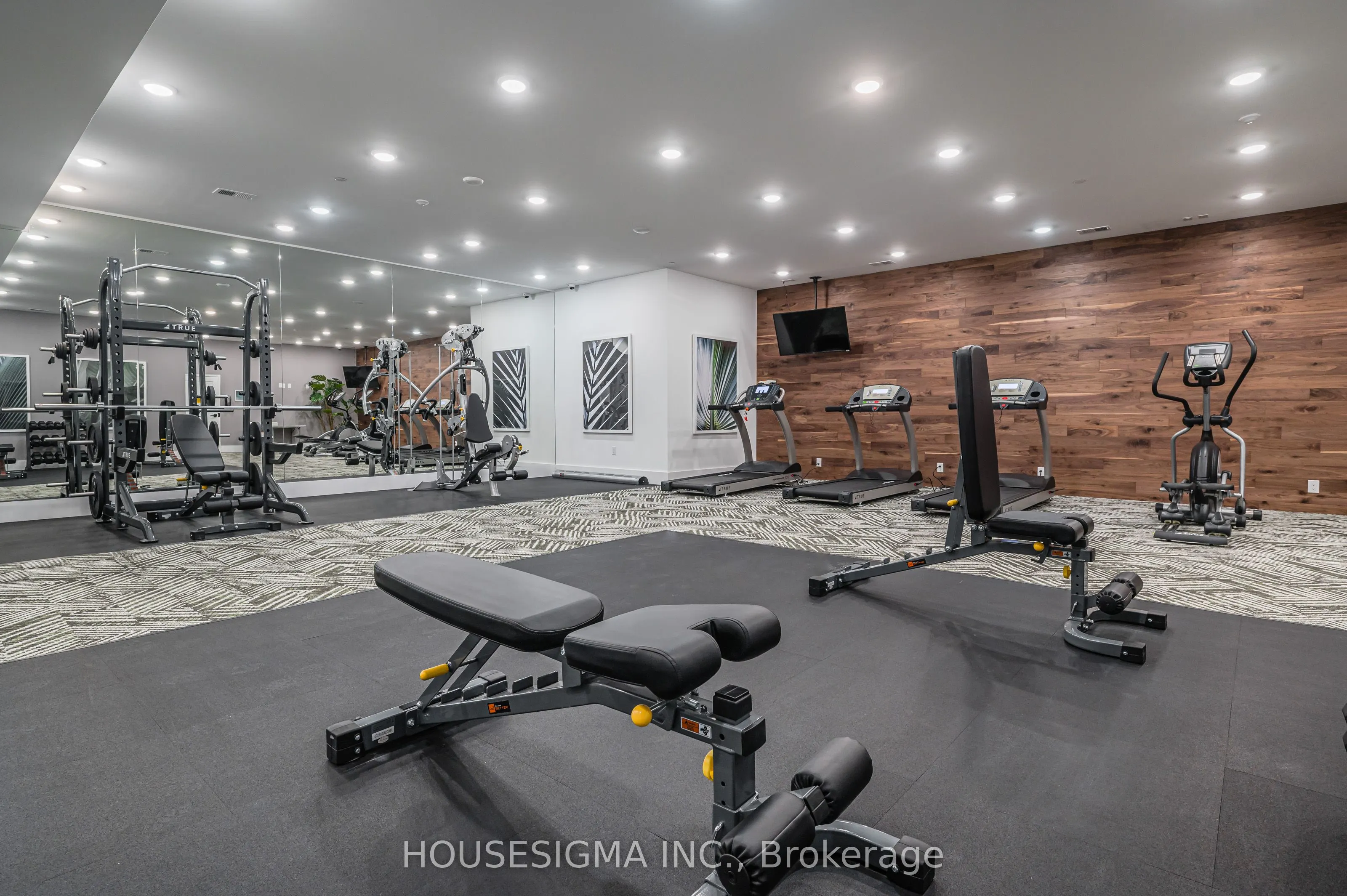 1880 Gordon Street, #1305