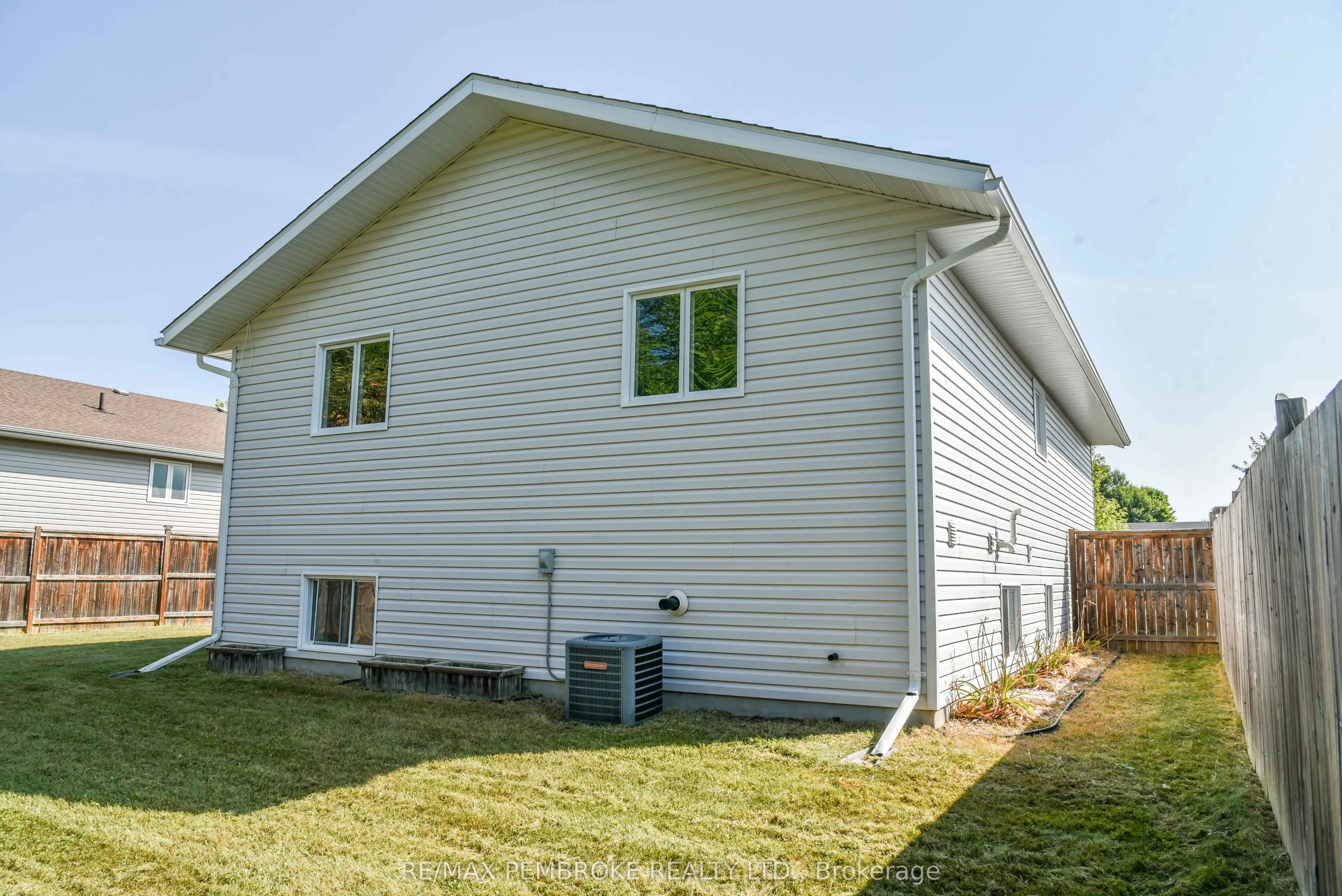 49 Oak Avenue