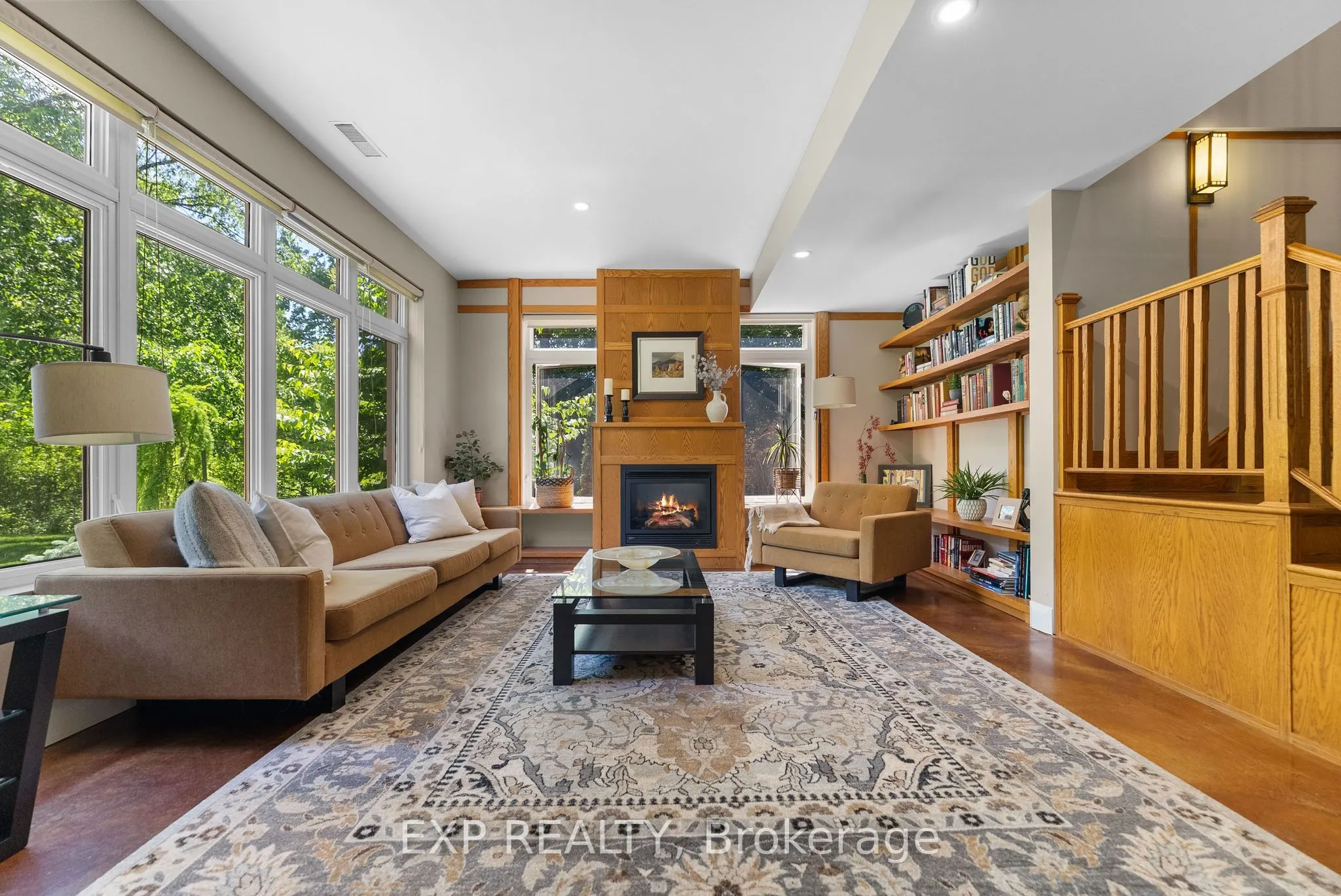 5759 Queenscourt Crescent