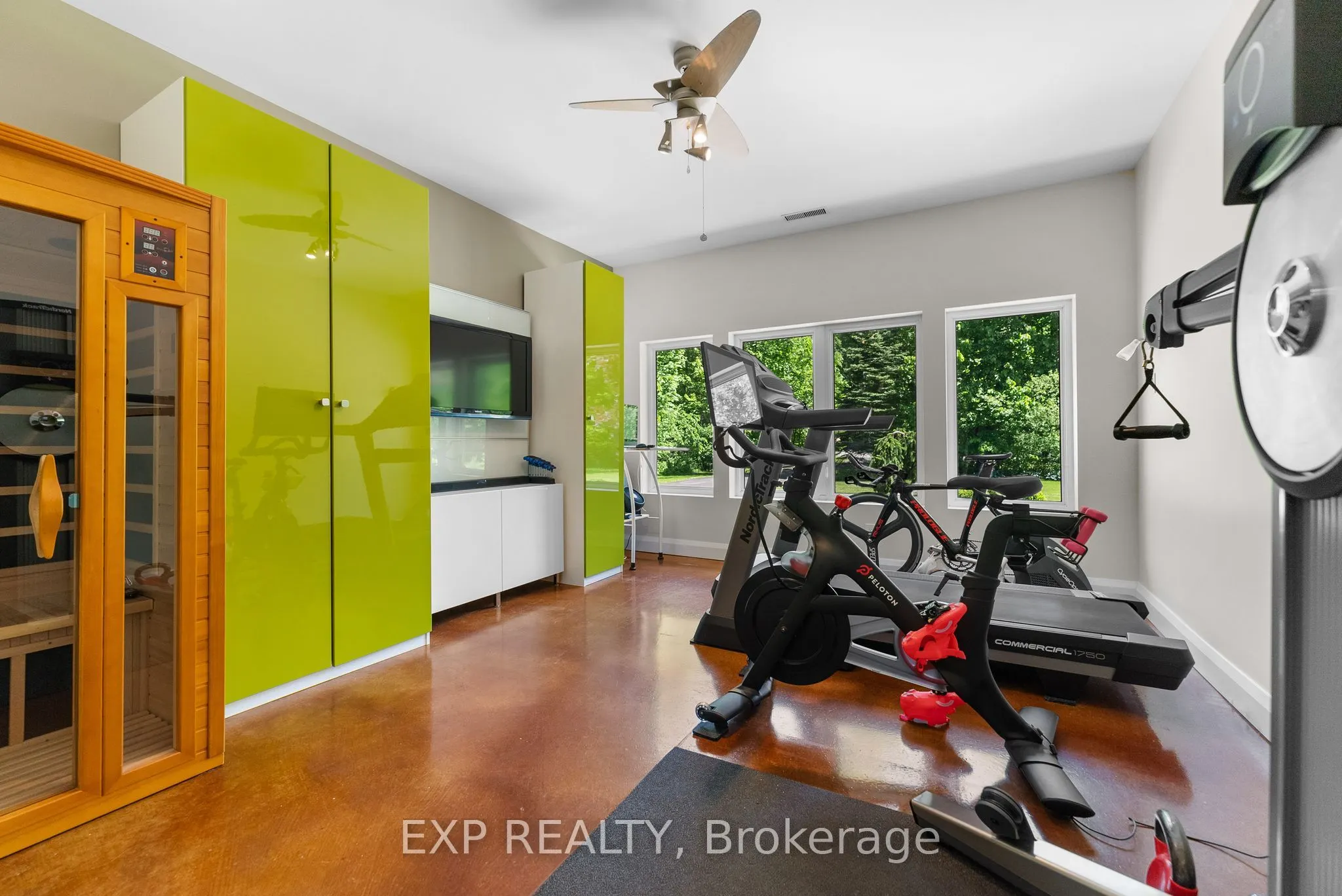 5759 Queenscourt Crescent