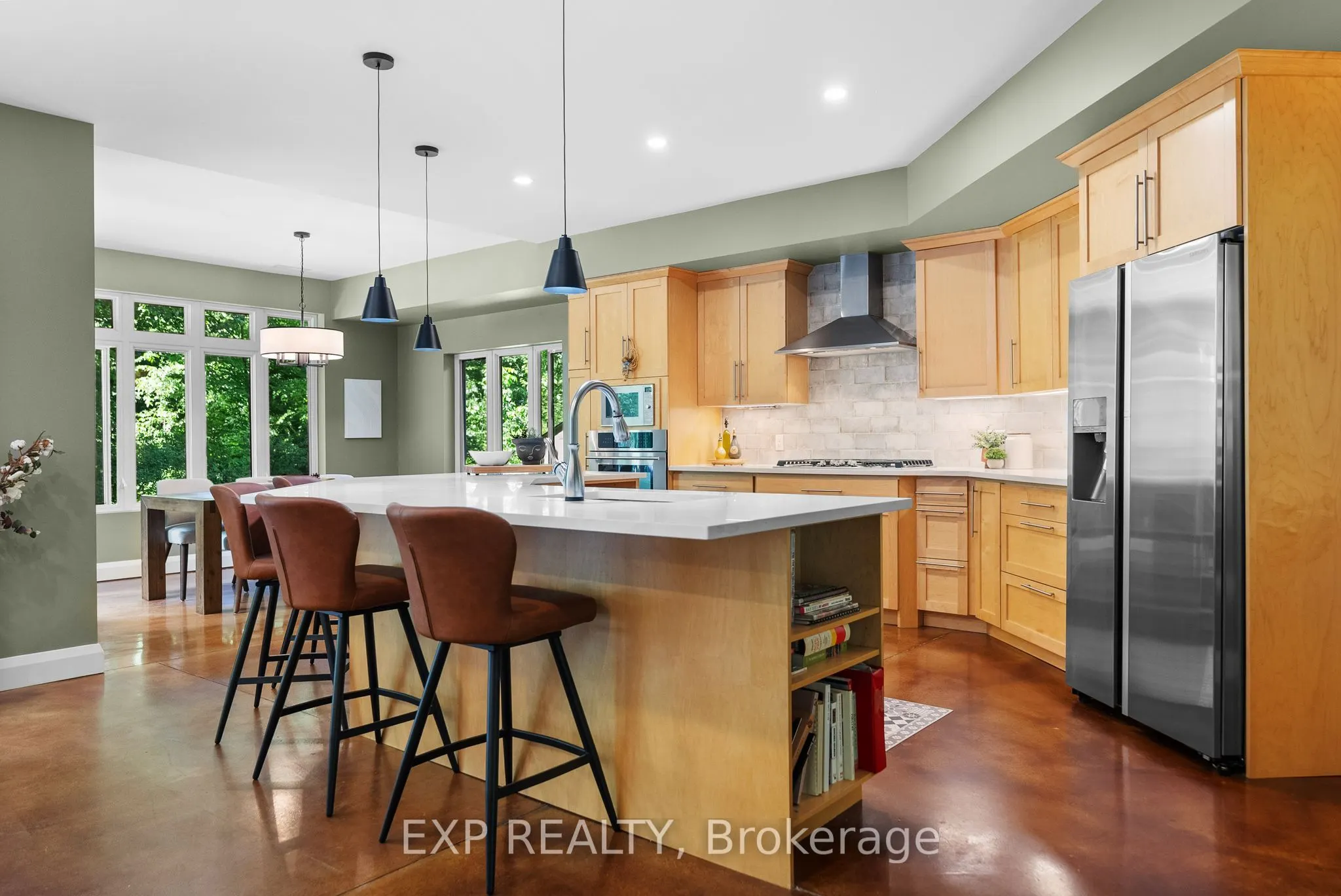 5759 Queenscourt Crescent