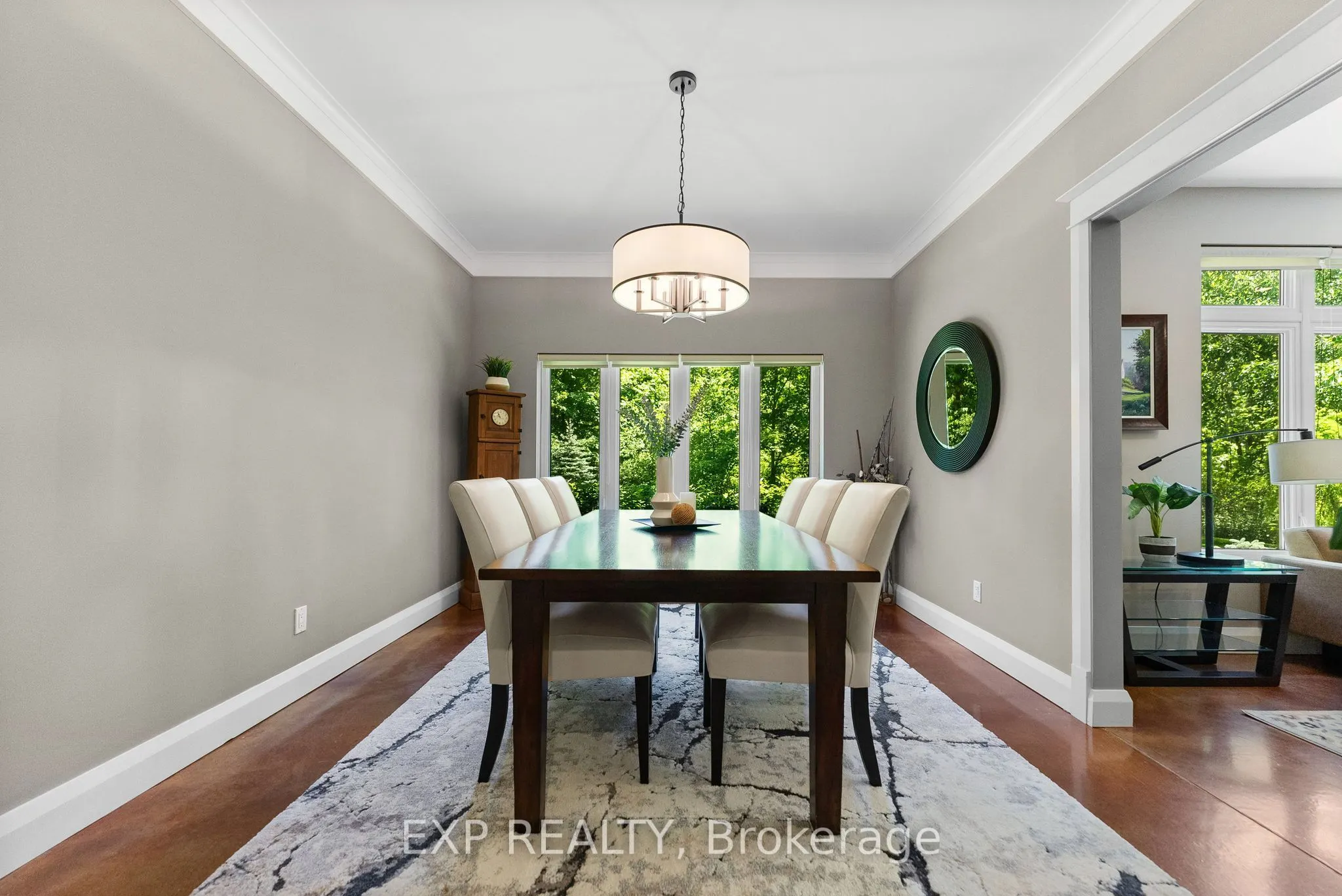 5759 Queenscourt Crescent