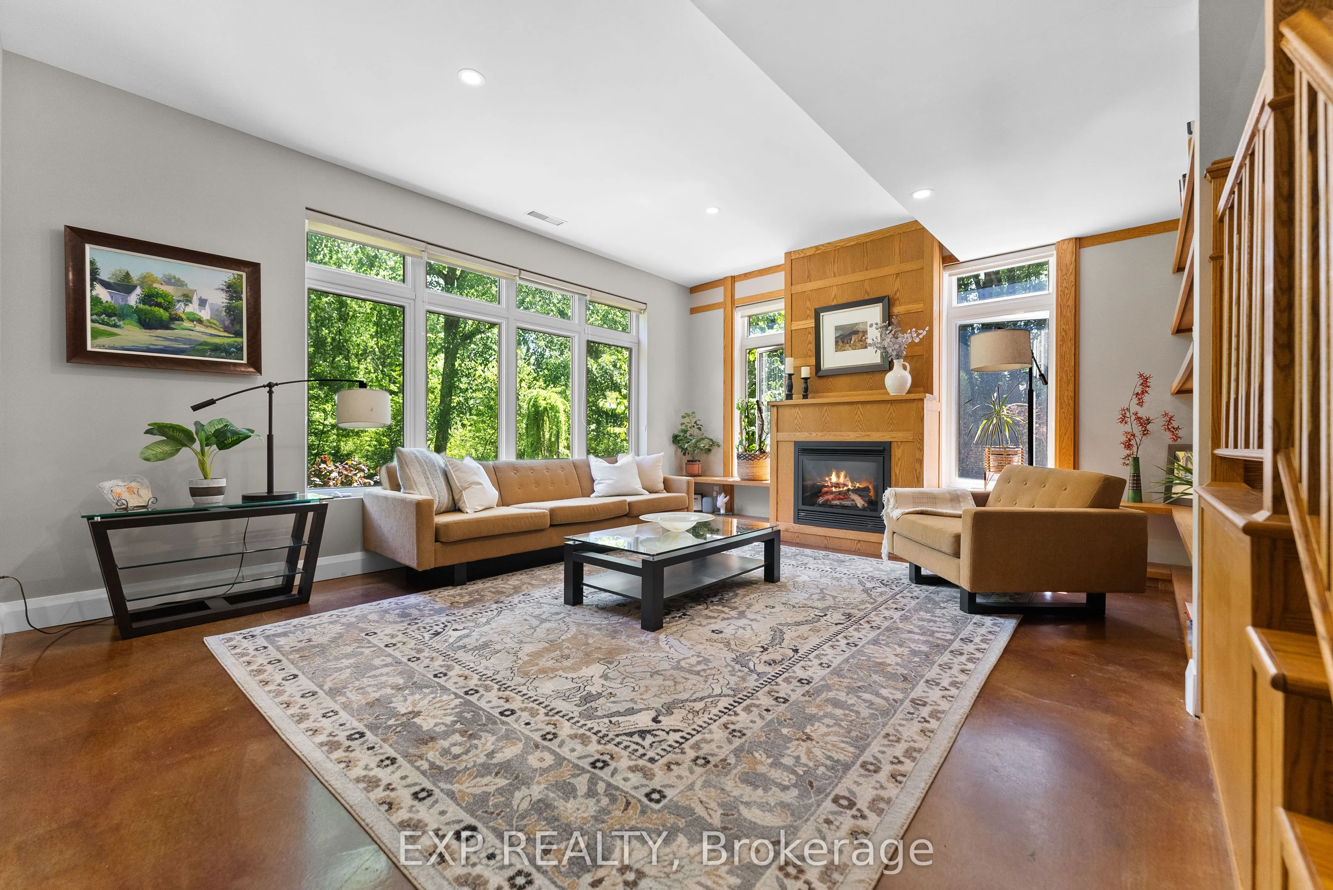 5759 Queenscourt Crescent