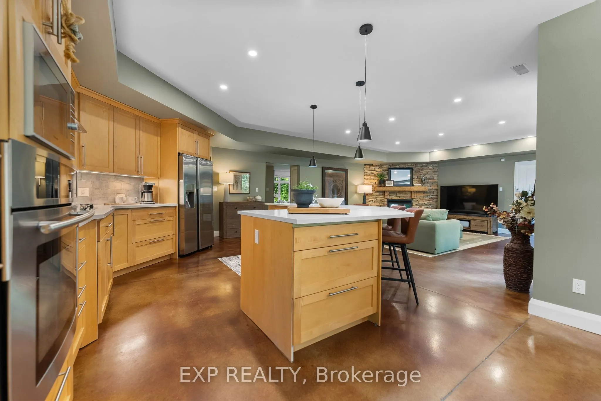 5759 Queenscourt Crescent