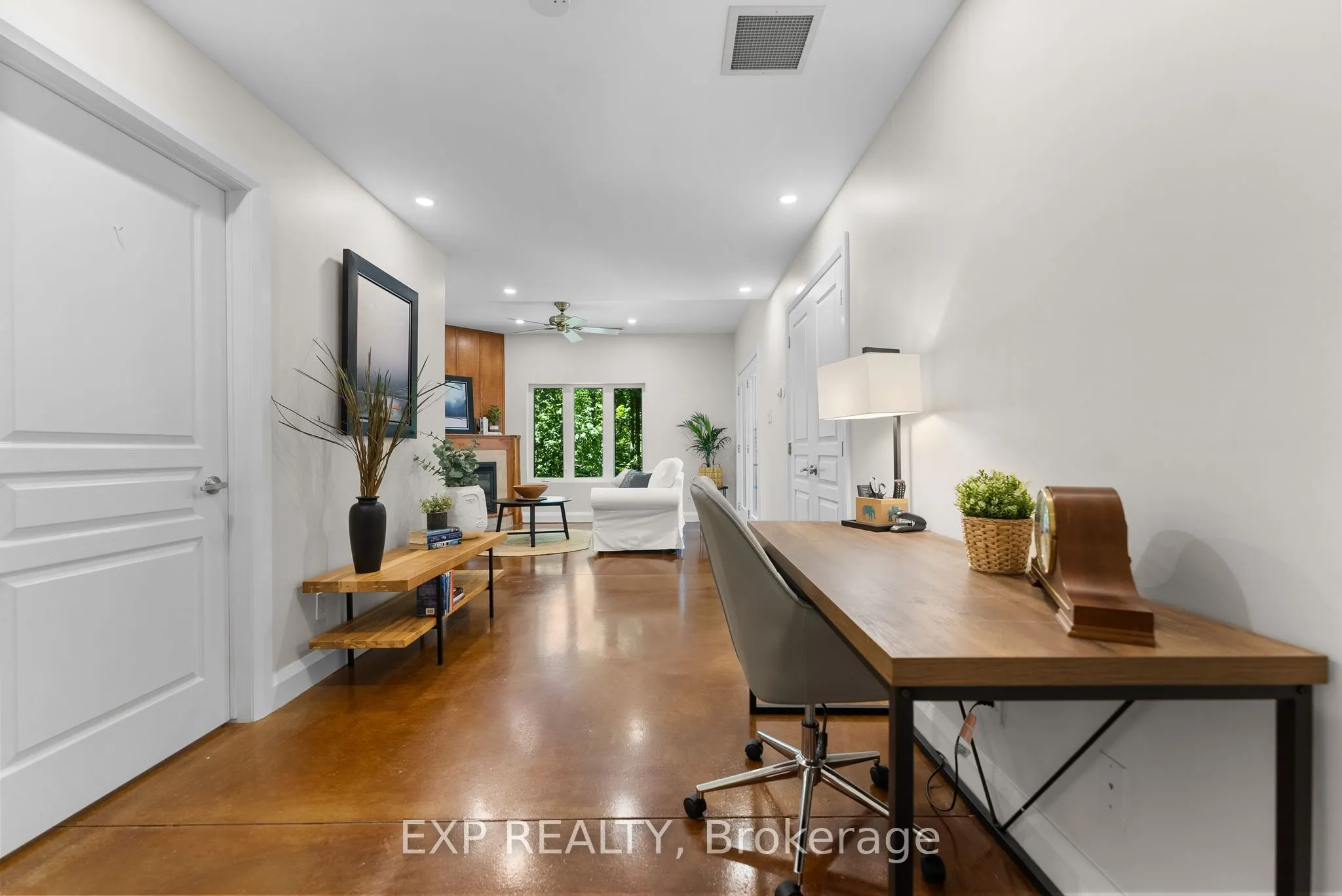 5759 Queenscourt Crescent