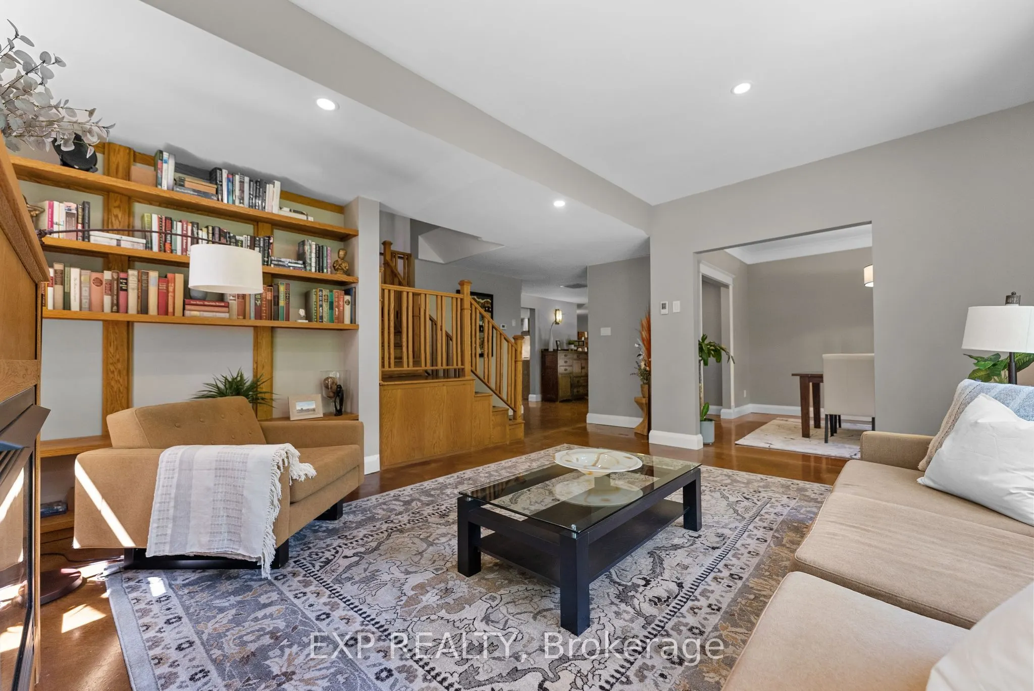 5759 Queenscourt Crescent