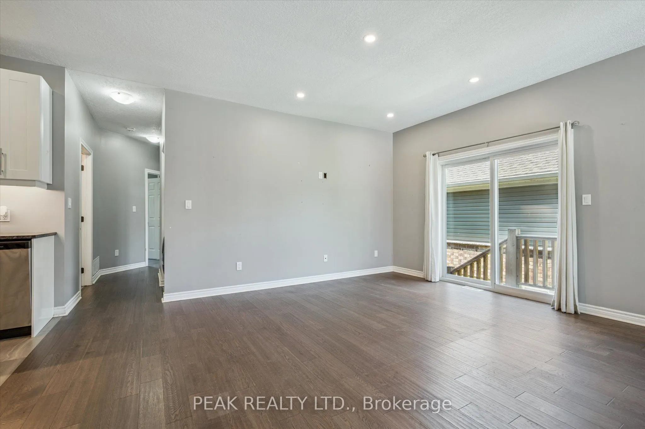 22 Ann Street S