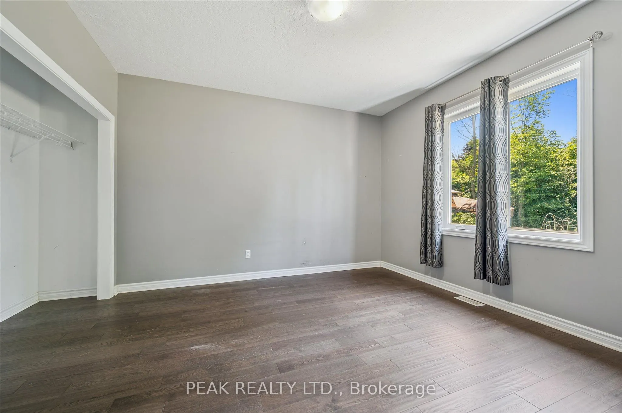 22 Ann Street S