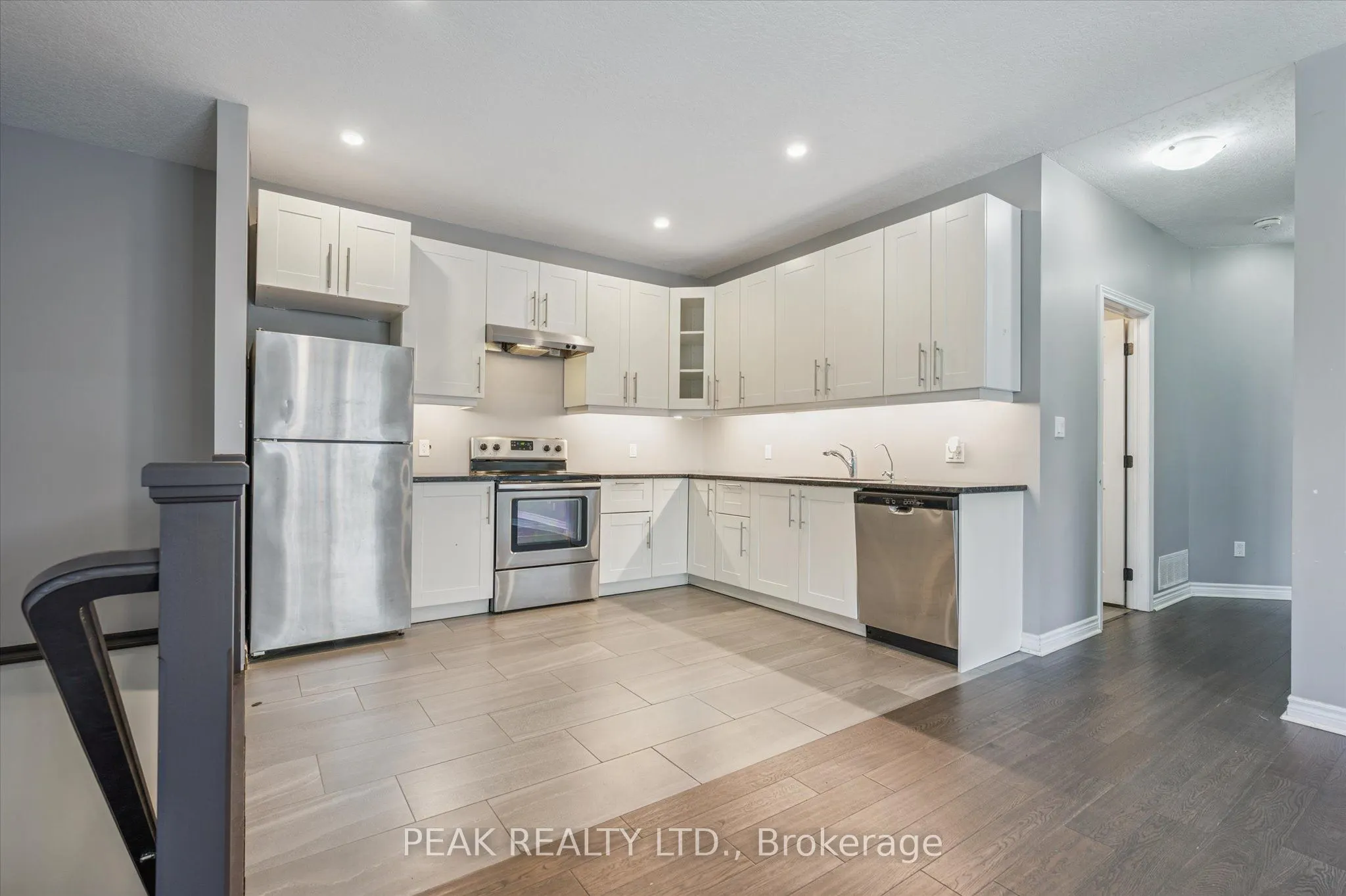 22 Ann Street S